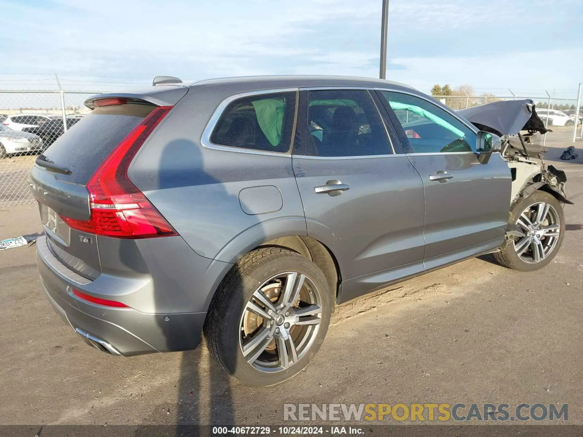 4 Photograph of a damaged car YV4A22RK8K1357385 VOLVO XC60 2019