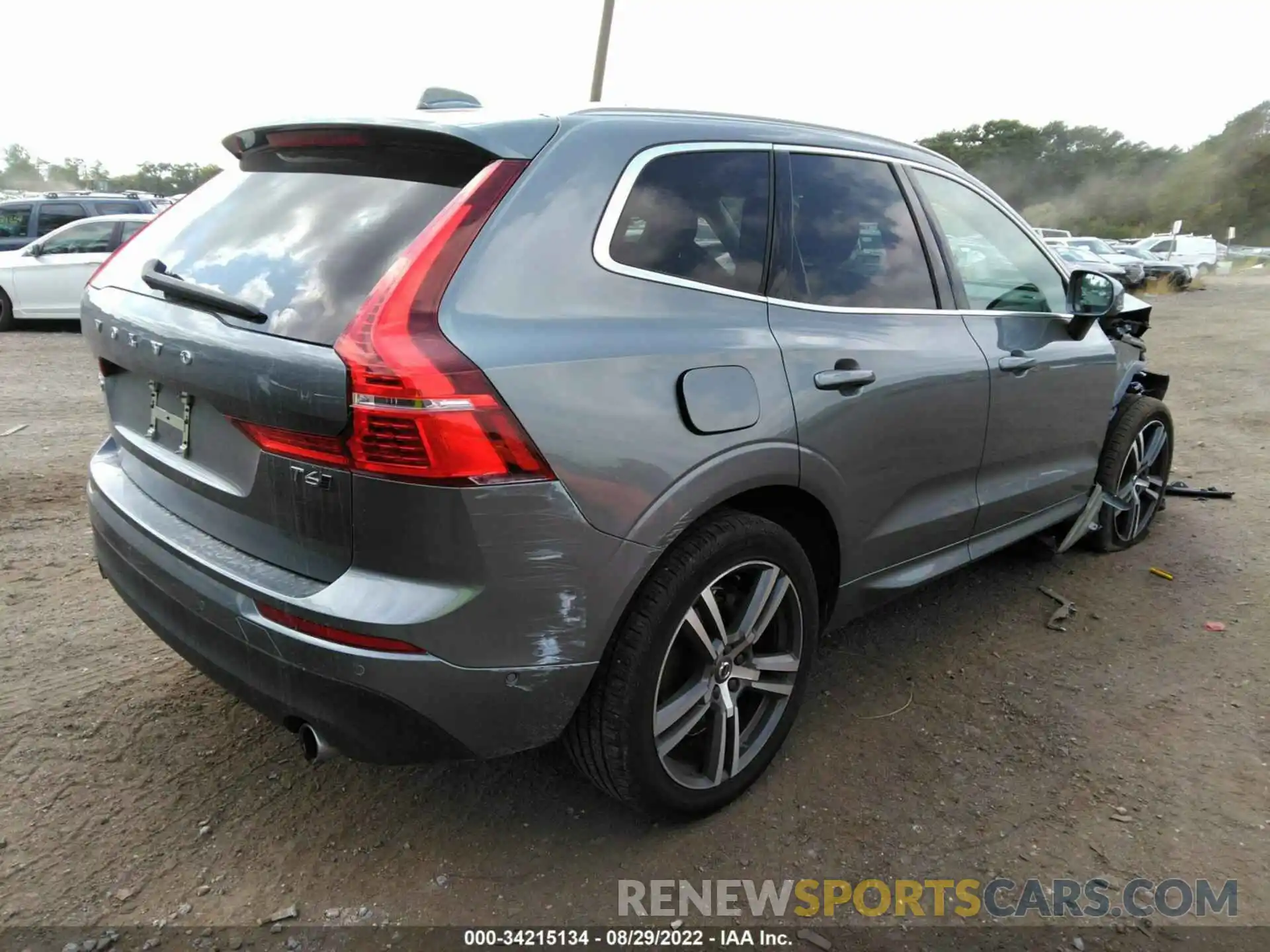 4 Photograph of a damaged car YV4A22RK8K1360335 VOLVO XC60 2019