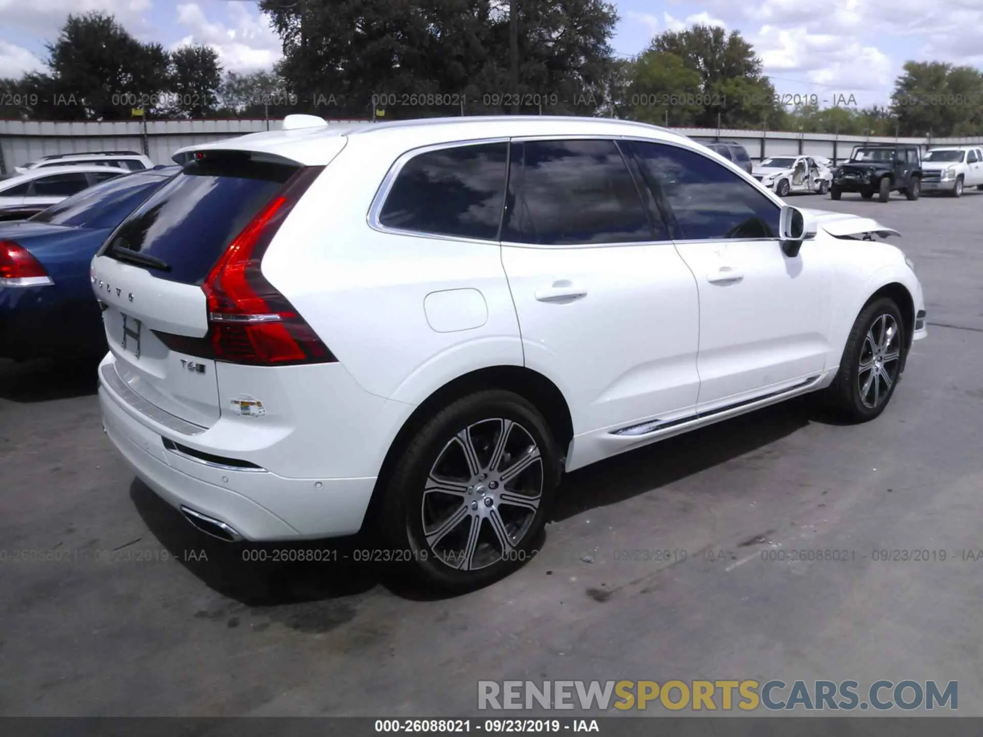 4 Photograph of a damaged car YV4A22RL0K1309887 VOLVO XC60 2019