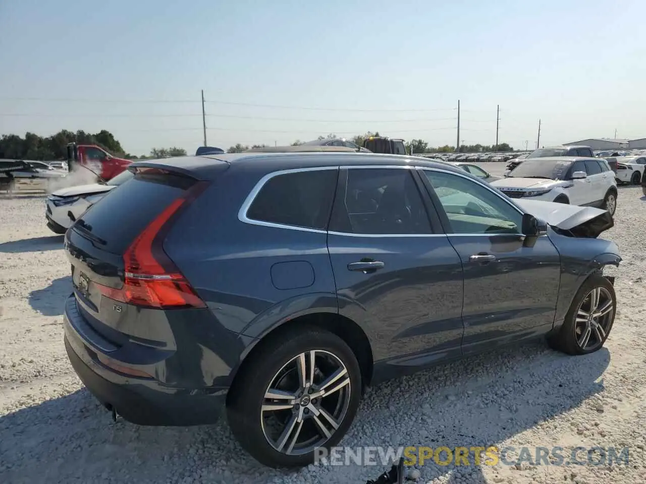 3 Photograph of a damaged car YV4102DK3L1418415 VOLVO XC60 2020