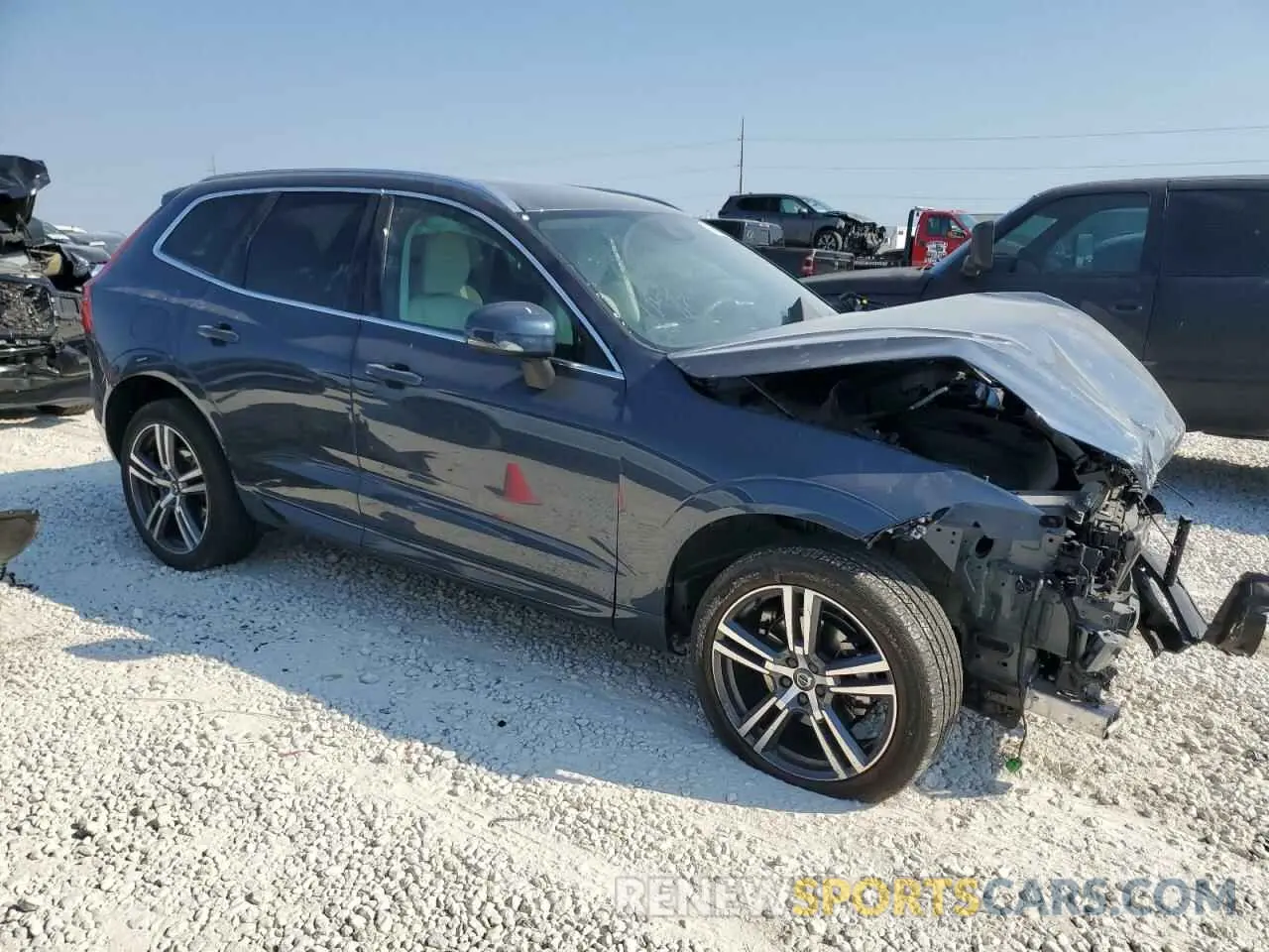 4 Photograph of a damaged car YV4102DK3L1418415 VOLVO XC60 2020