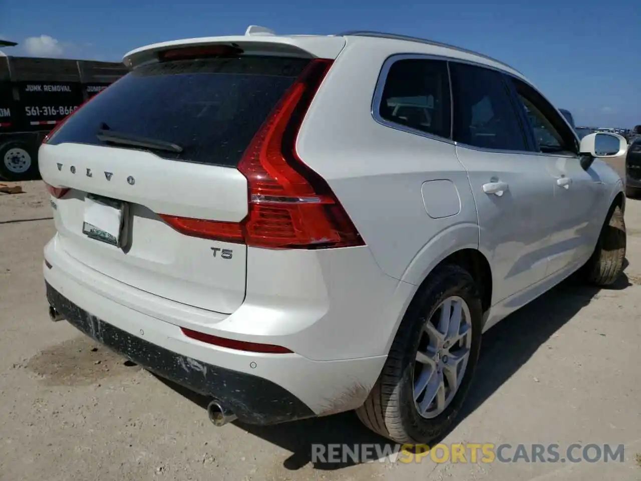 4 Photograph of a damaged car YV4102DK4L1424062 VOLVO XC60 2020