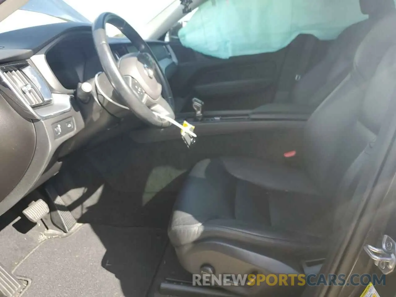 7 Photograph of a damaged car YV4102DK4L1436132 VOLVO XC60 2020