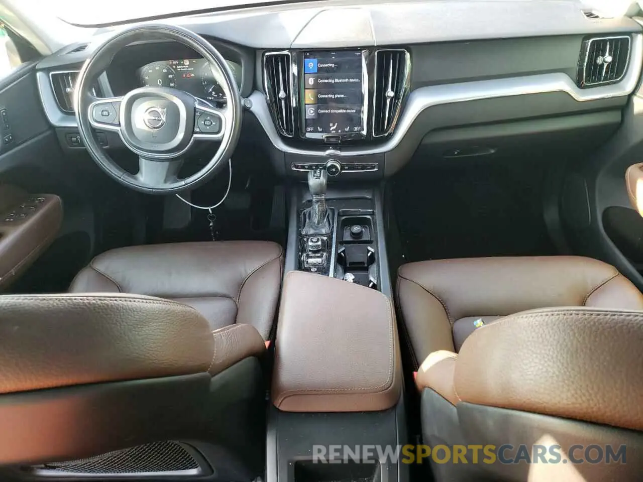 8 Photograph of a damaged car YV4102DK5L1565500 VOLVO XC60 2020