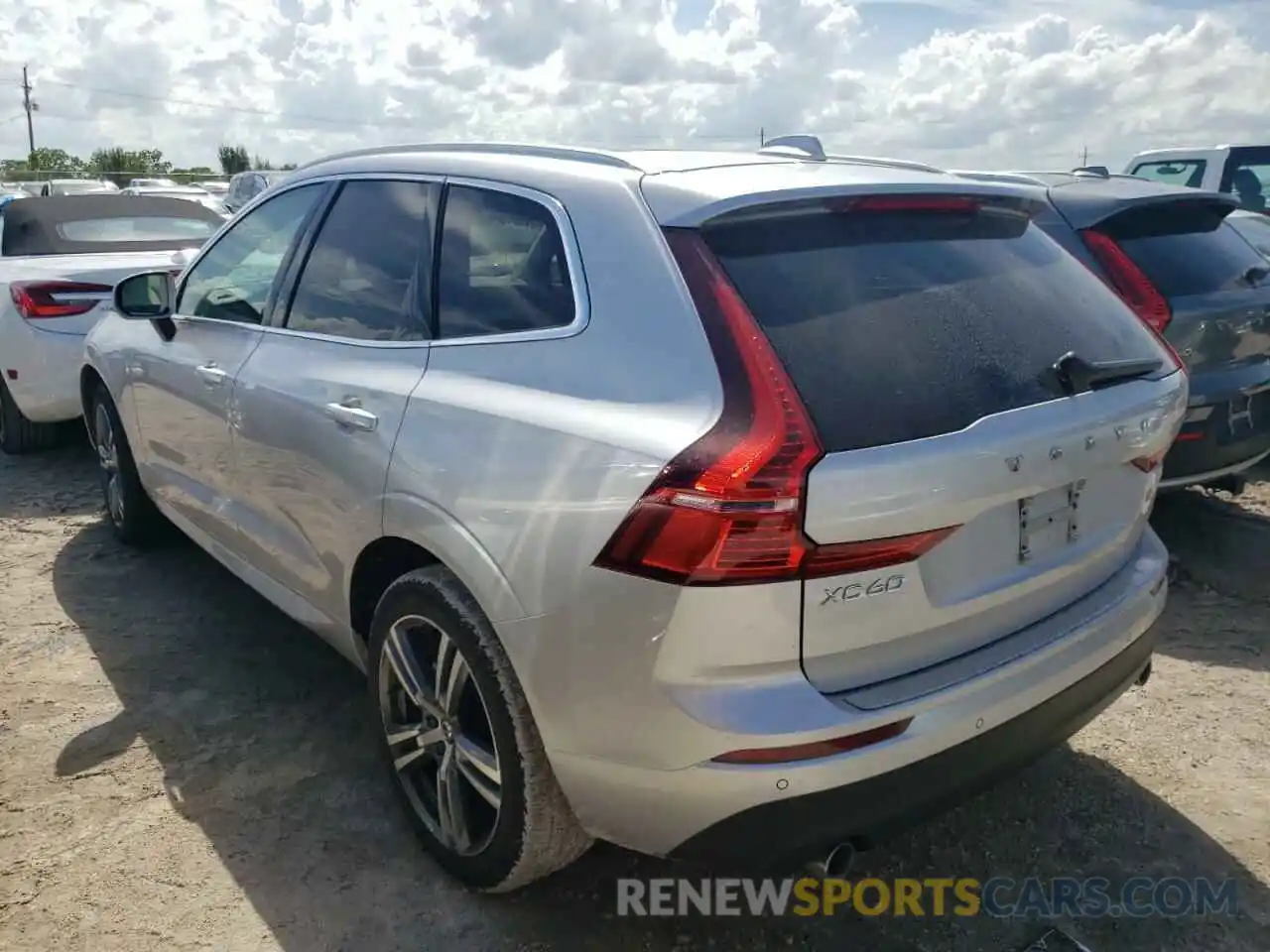 3 Photograph of a damaged car YV4102DK6L1541335 VOLVO XC60 2020