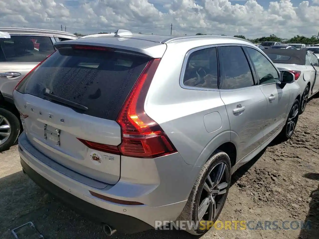 4 Photograph of a damaged car YV4102DK6L1541335 VOLVO XC60 2020