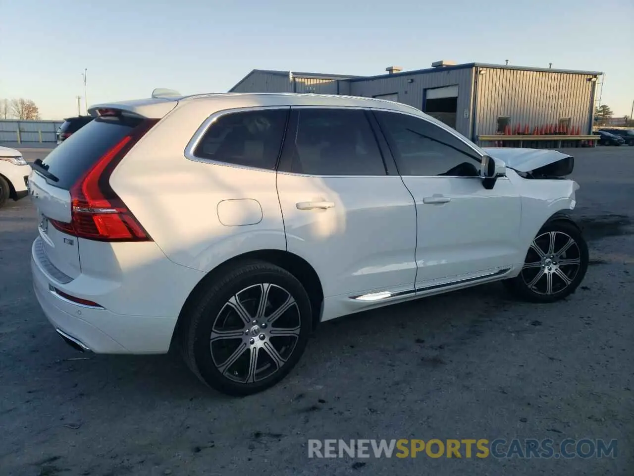 3 Photograph of a damaged car YV4102DL0L1590426 VOLVO XC60 2020