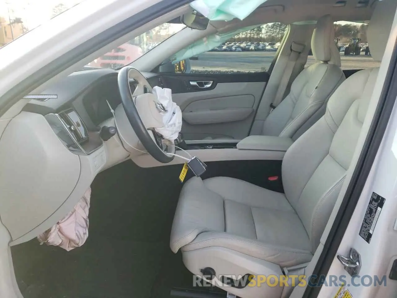 7 Photograph of a damaged car YV4102DL0L1590426 VOLVO XC60 2020