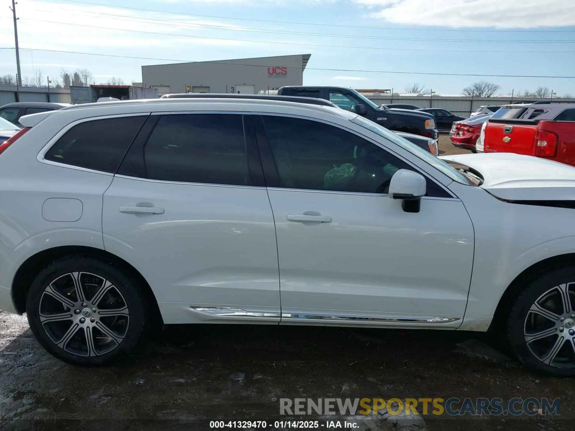 14 Photograph of a damaged car YV4102DL3L1468305 VOLVO XC60 2020