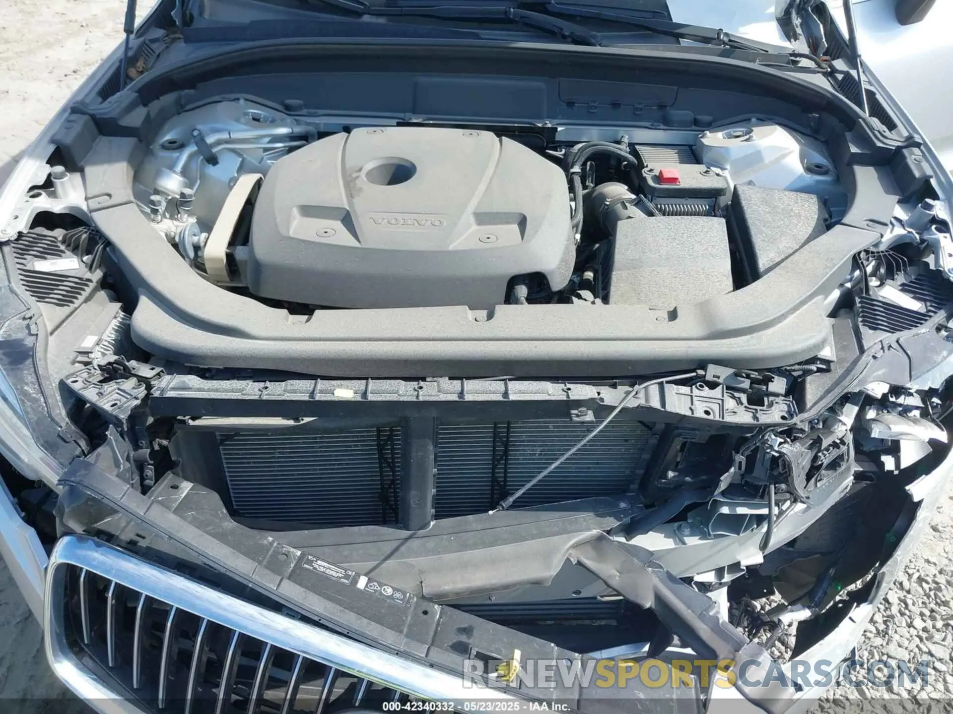 10 Photograph of a damaged car YV4102DL3L1525862 VOLVO XC60 2020