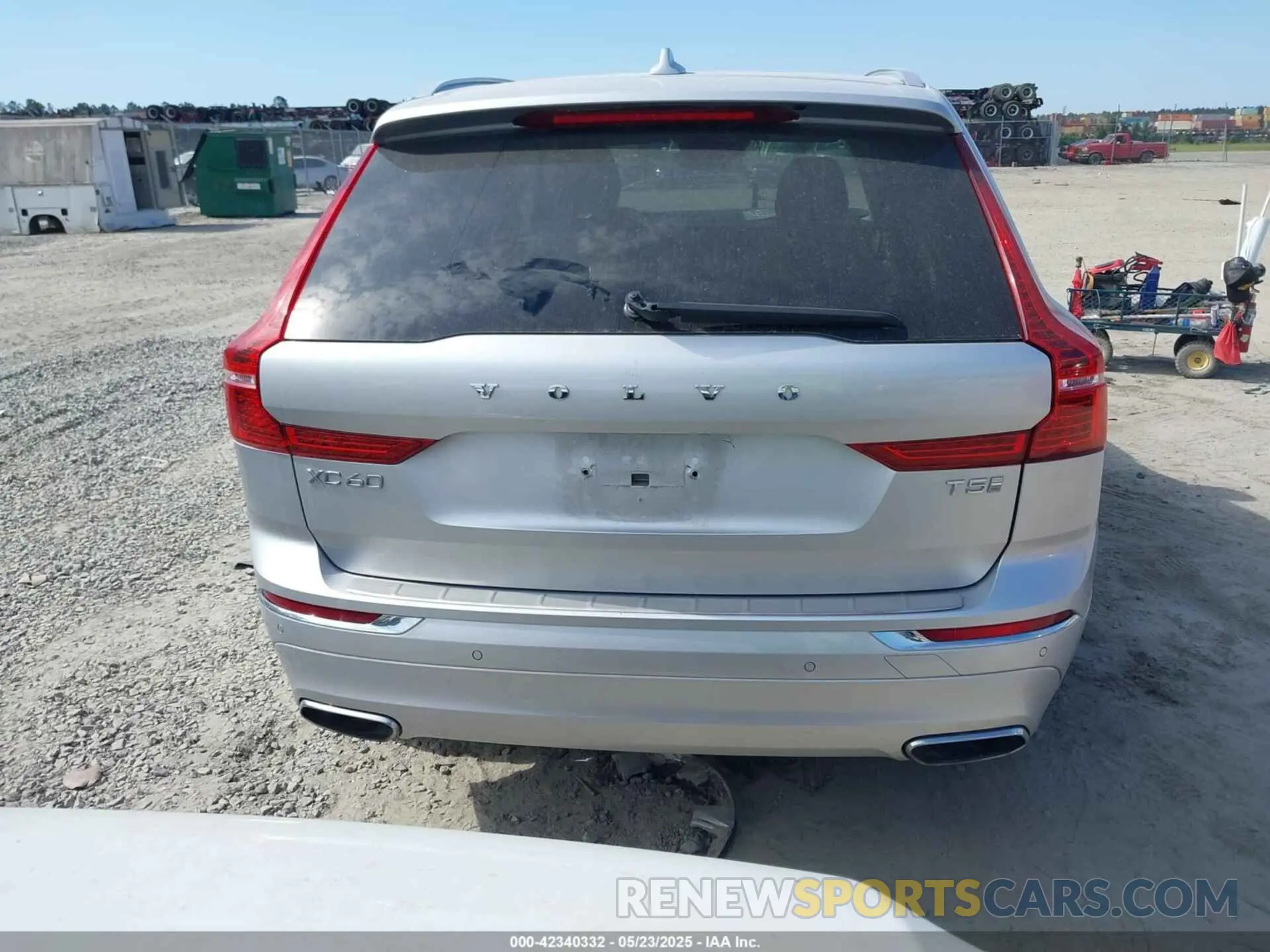 16 Photograph of a damaged car YV4102DL3L1525862 VOLVO XC60 2020