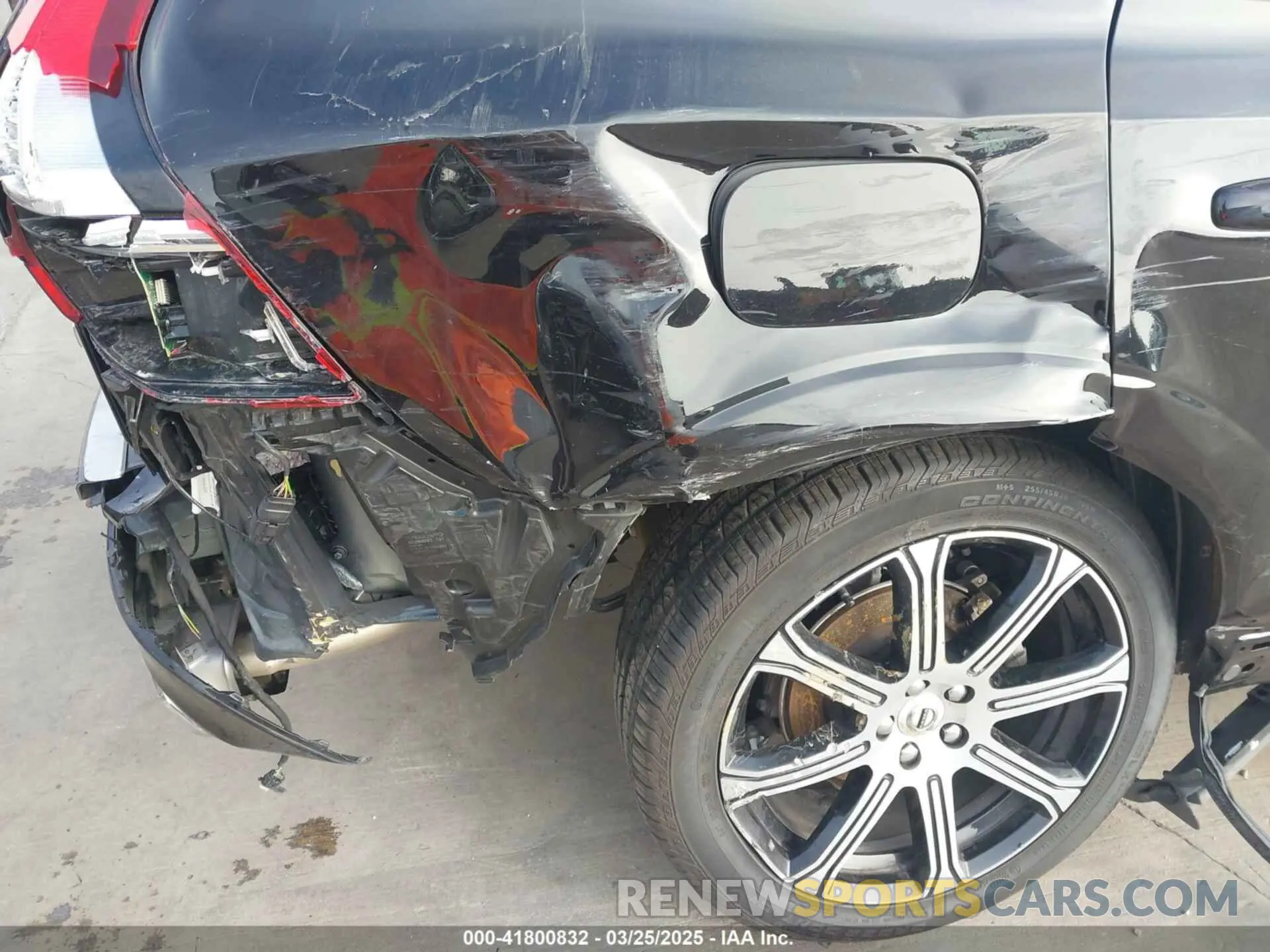 21 Photograph of a damaged car YV4102DL4L1535820 VOLVO XC60 2020