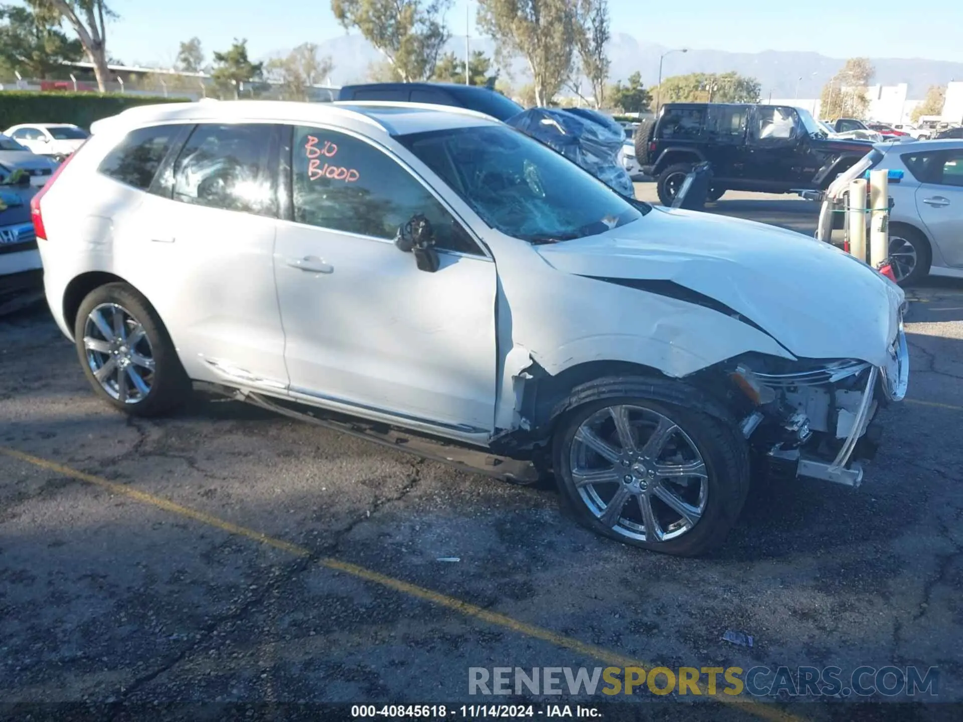 1 Photograph of a damaged car YV4102DLXL1512610 VOLVO XC60 2020
