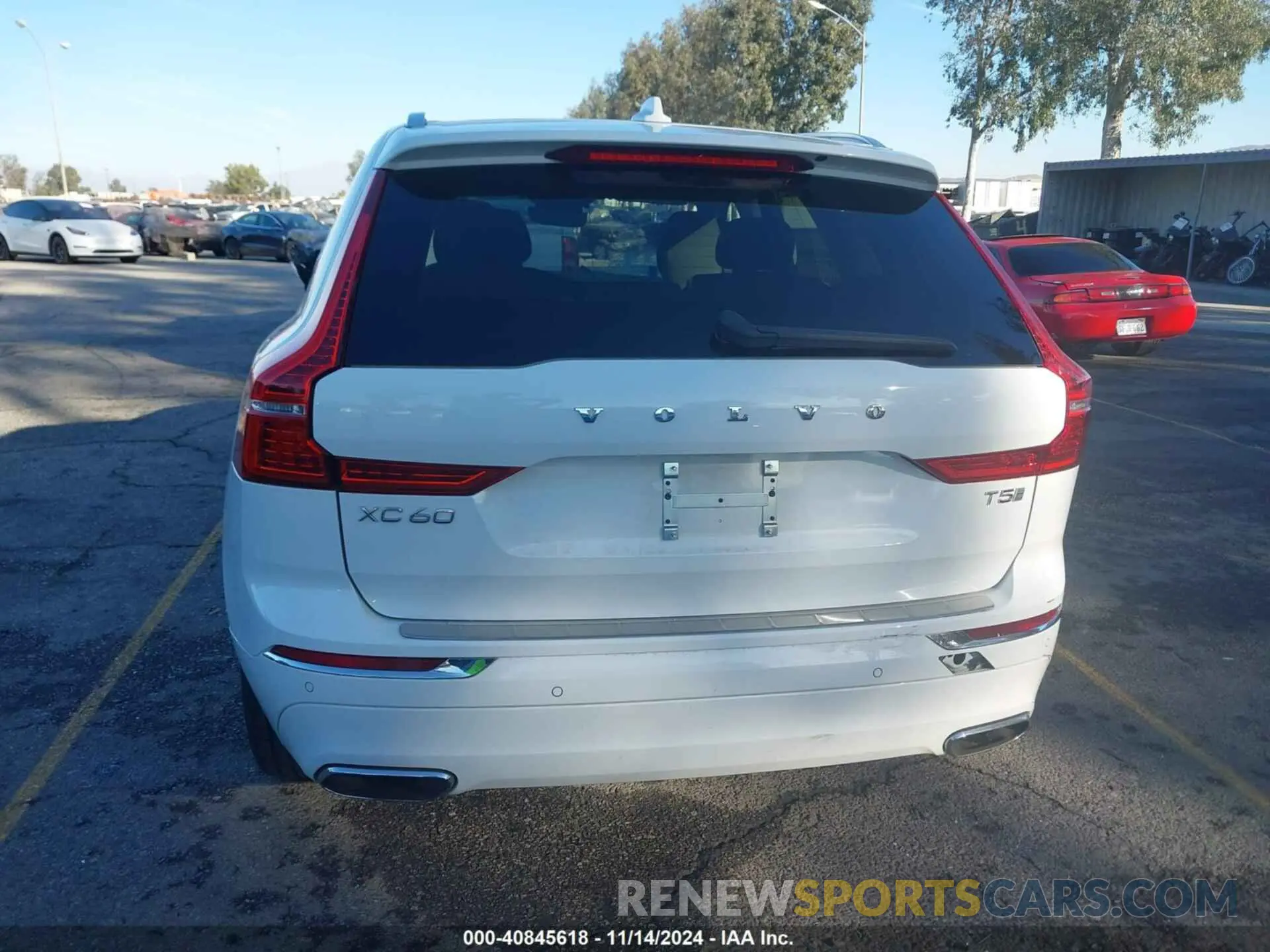 17 Photograph of a damaged car YV4102DLXL1512610 VOLVO XC60 2020