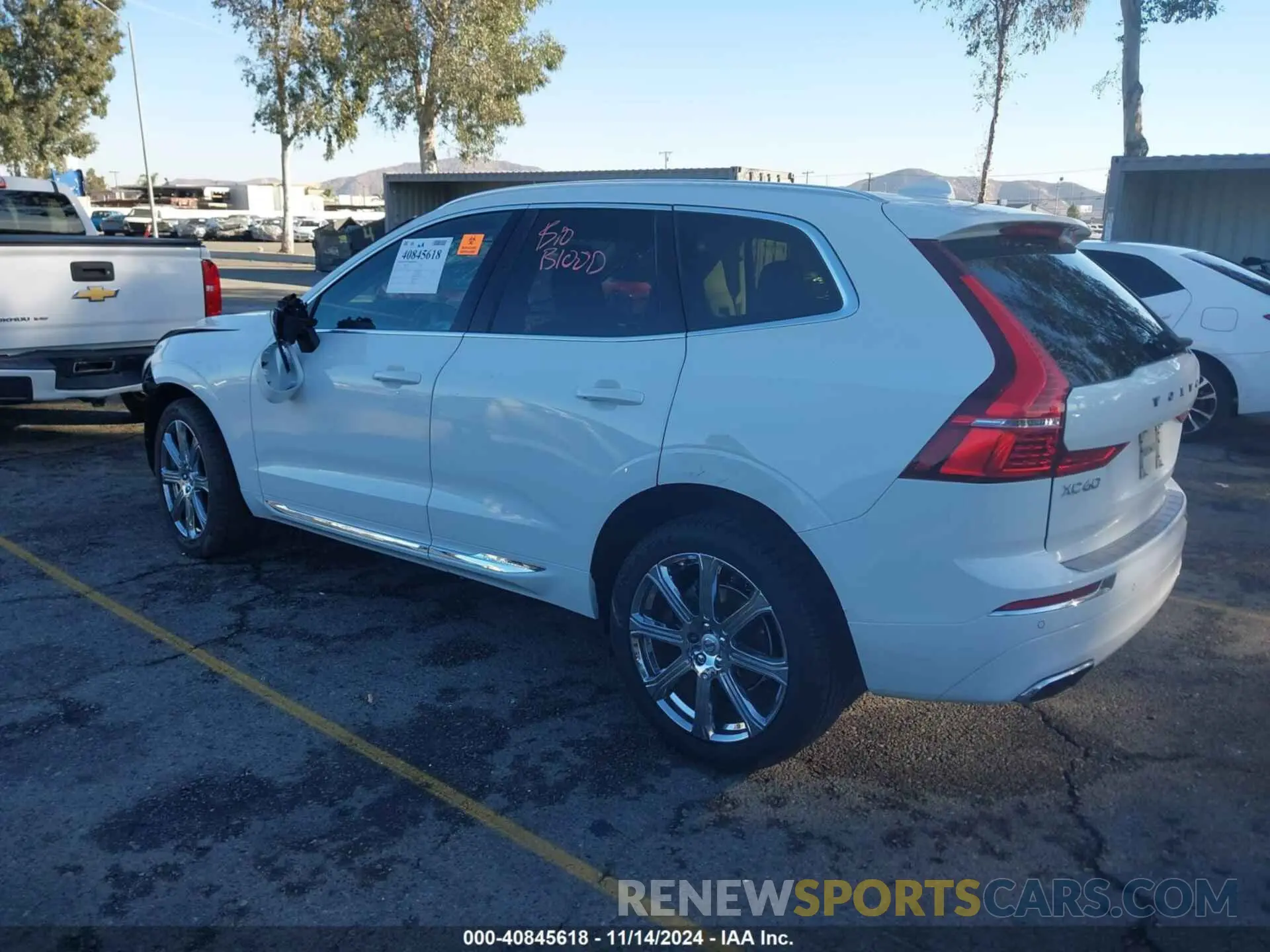 3 Photograph of a damaged car YV4102DLXL1512610 VOLVO XC60 2020