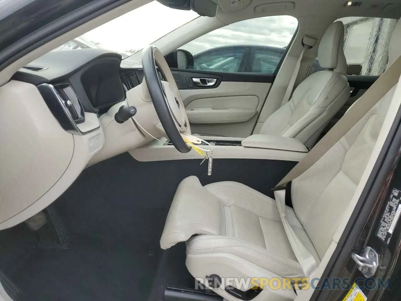7 Photograph of a damaged car YV4102DLXL1516978 VOLVO XC60 2020