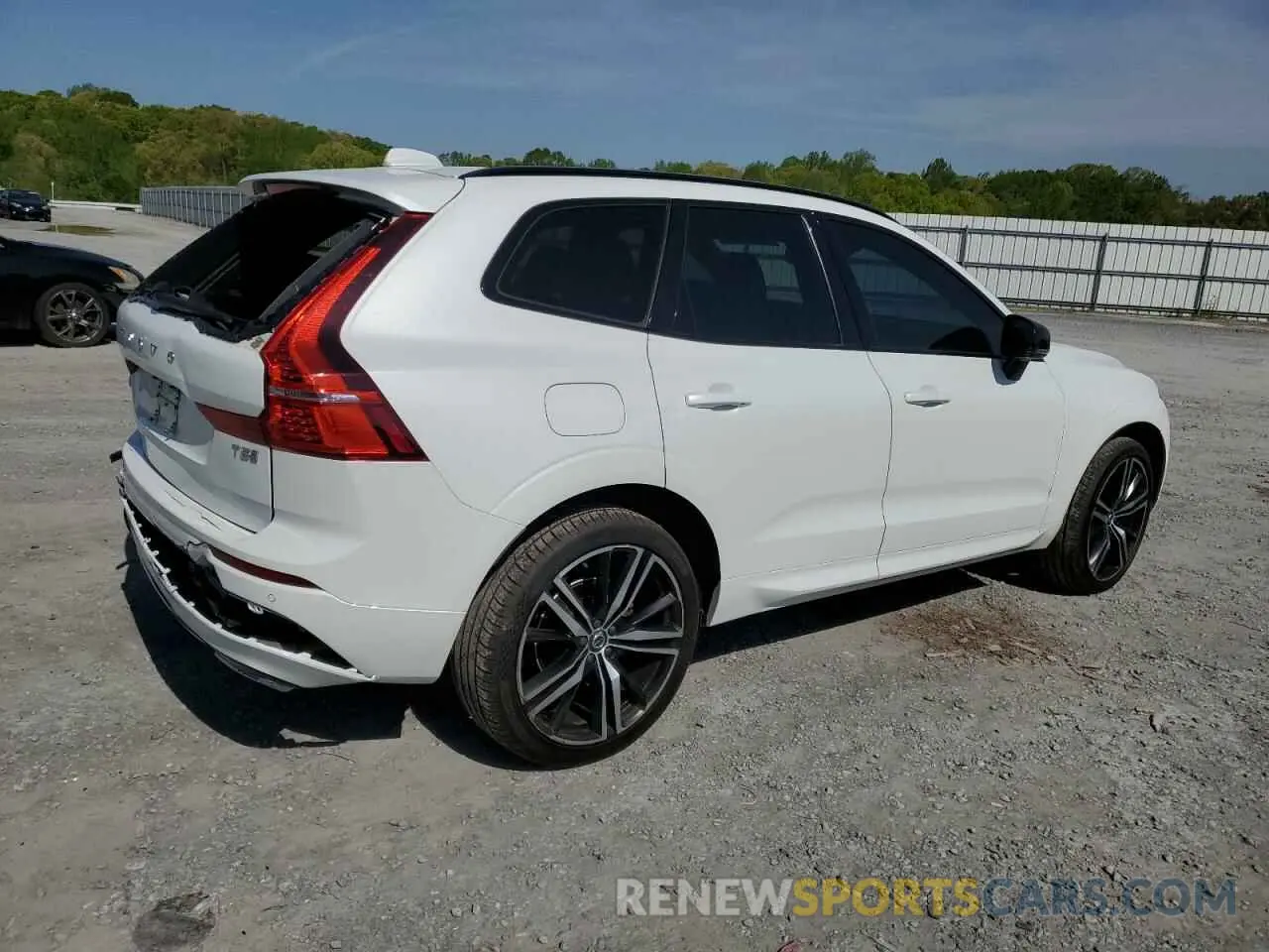 3 Photograph of a damaged car YV4102DM1L1498380 VOLVO XC60 2020