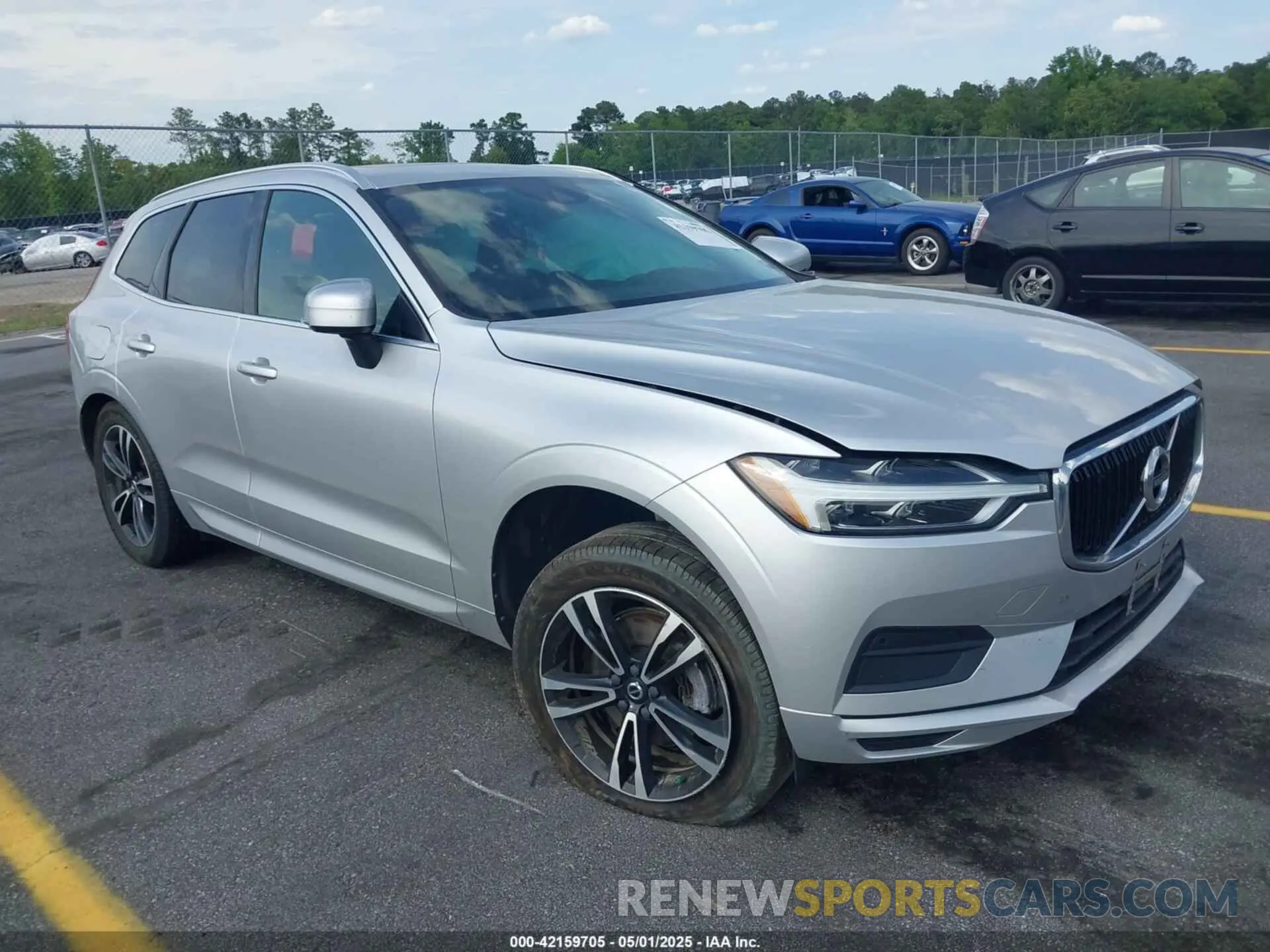 1 Photograph of a damaged car YV4102RK0L1478564 VOLVO XC60 2020