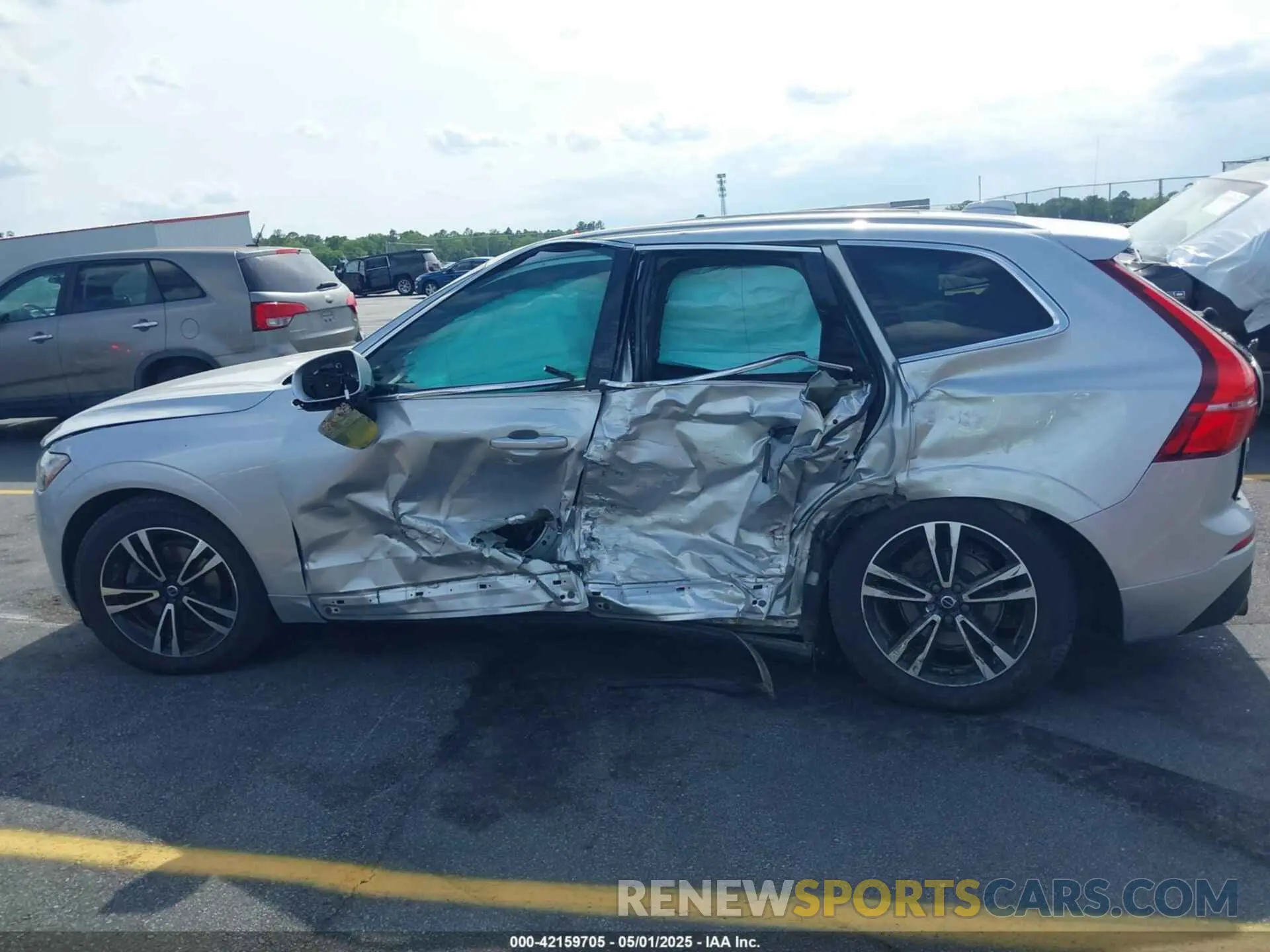 13 Photograph of a damaged car YV4102RK0L1478564 VOLVO XC60 2020