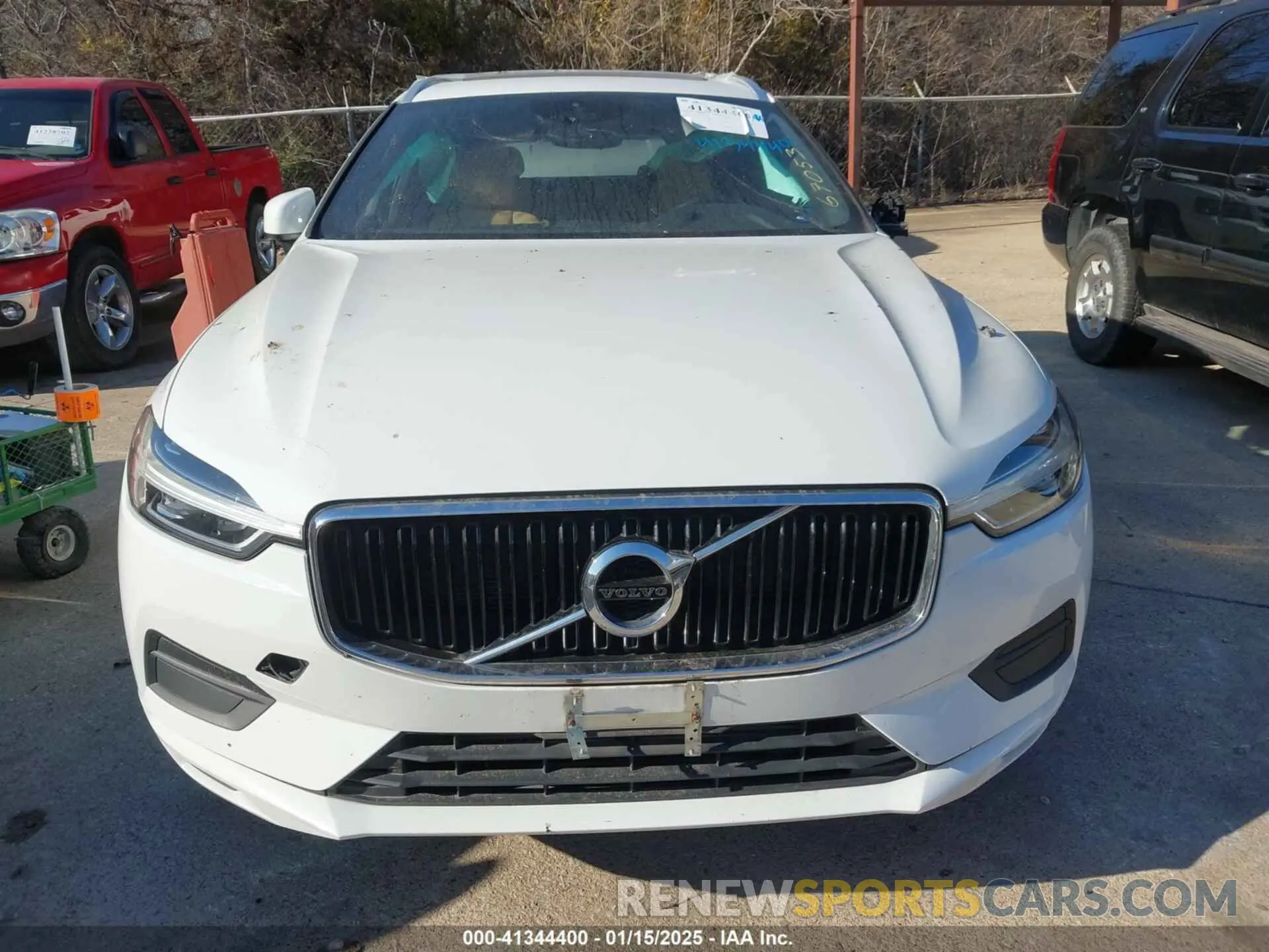 11 Photograph of a damaged car YV4102RK3L1583244 VOLVO XC60 2020