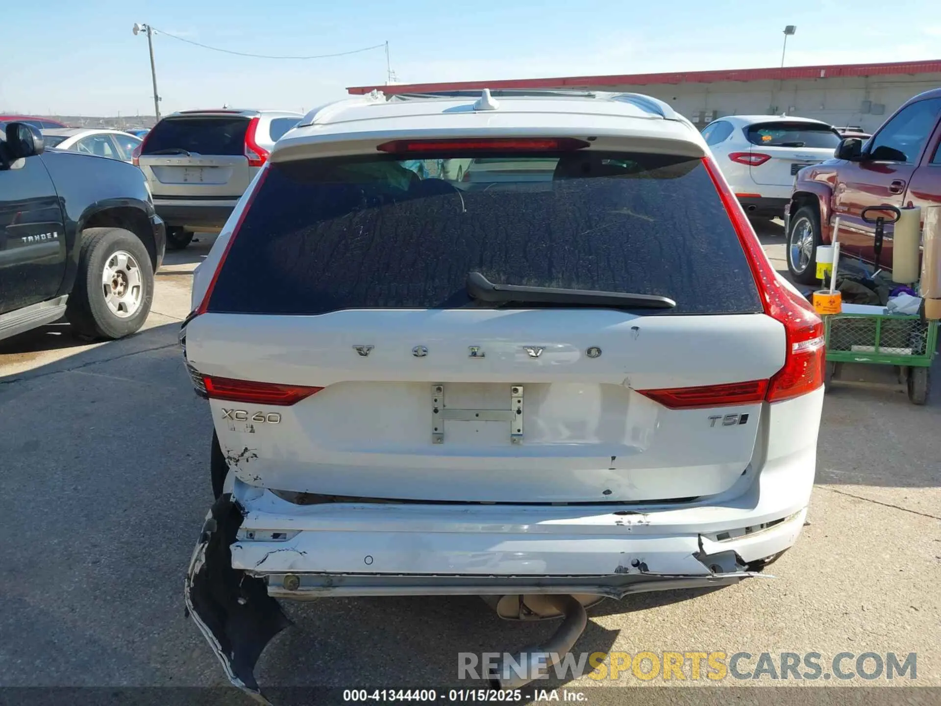 15 Photograph of a damaged car YV4102RK3L1583244 VOLVO XC60 2020