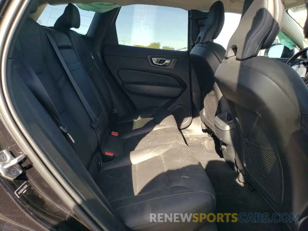 11 Photograph of a damaged car YV4102RK4L1565903 VOLVO XC60 2020