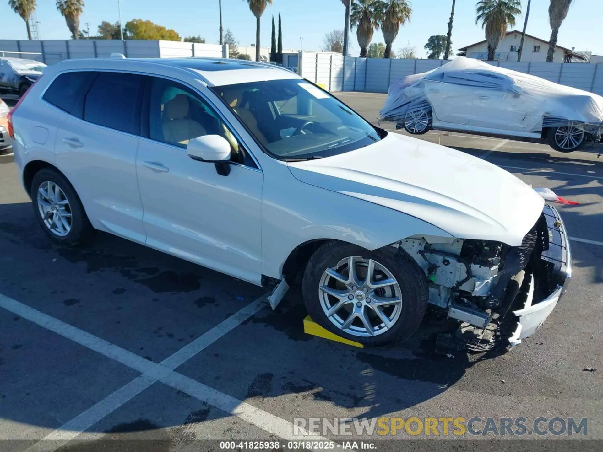 1 Photograph of a damaged car YV4102RK4L1582958 VOLVO XC60 2020