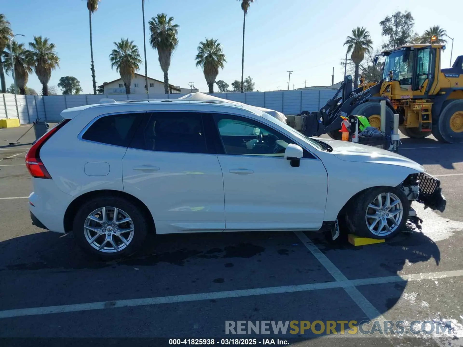 13 Photograph of a damaged car YV4102RK4L1582958 VOLVO XC60 2020