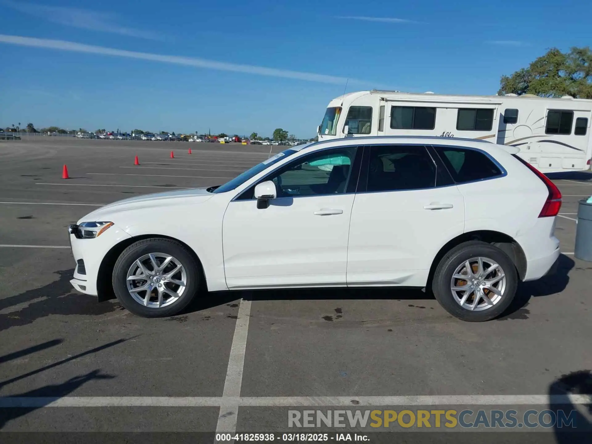 14 Photograph of a damaged car YV4102RK4L1582958 VOLVO XC60 2020