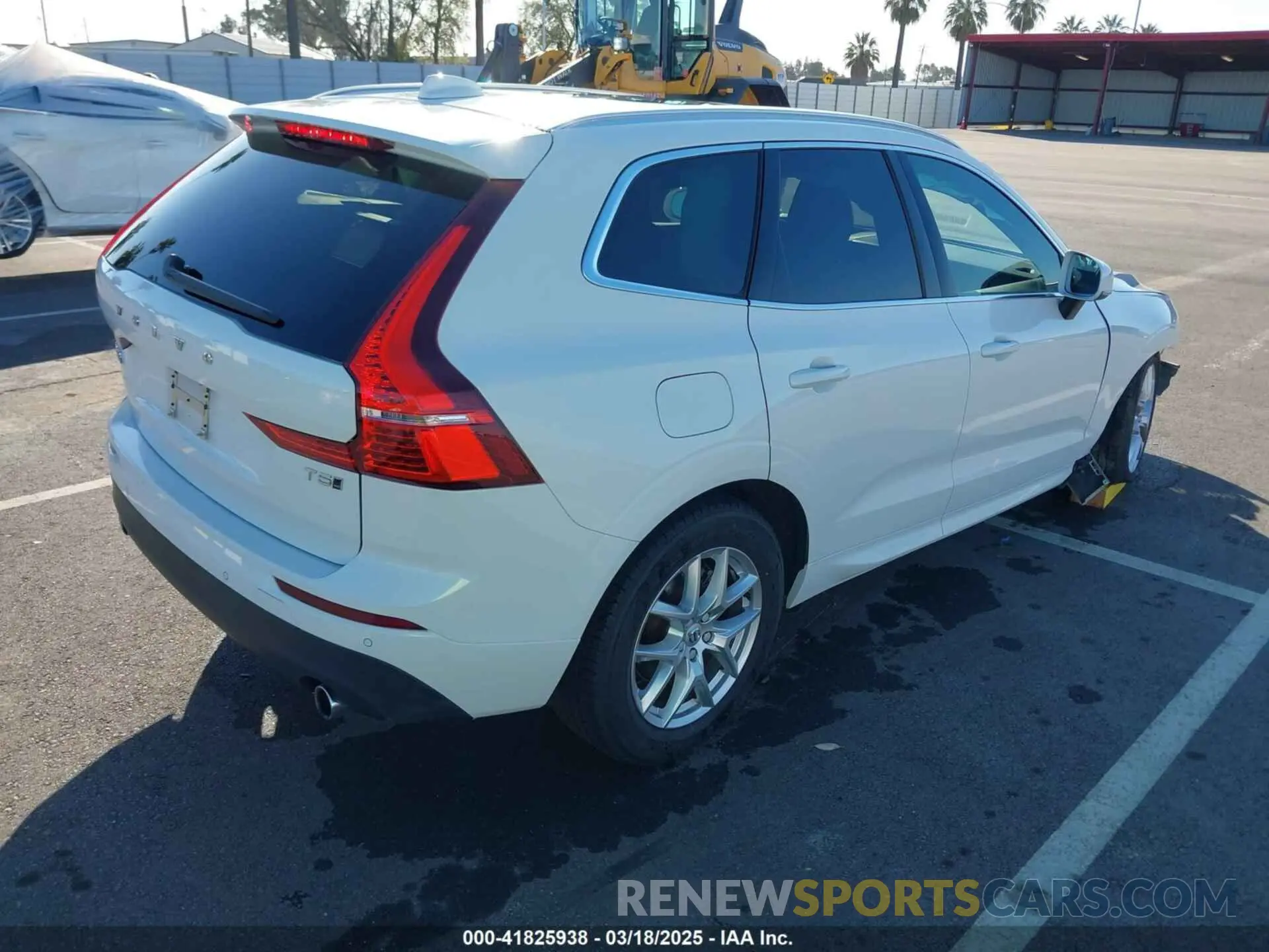 4 Photograph of a damaged car YV4102RK4L1582958 VOLVO XC60 2020