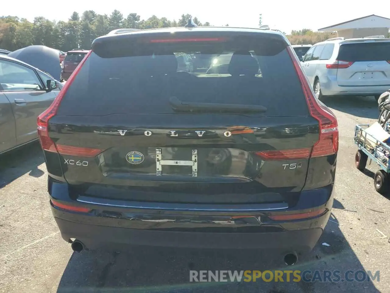 6 Photograph of a damaged car YV4102RK5L1545692 VOLVO XC60 2020