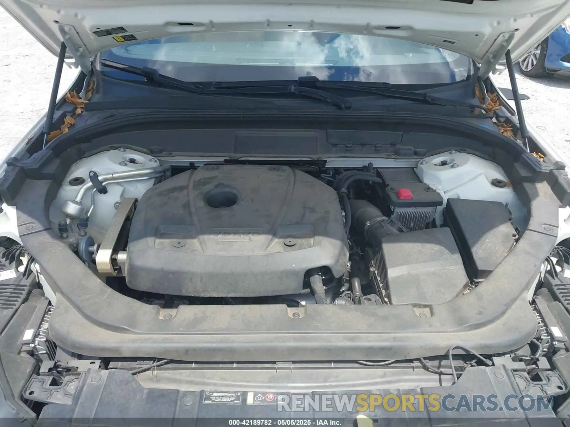 10 Photograph of a damaged car YV4102RK6L1582721 VOLVO XC60 2020