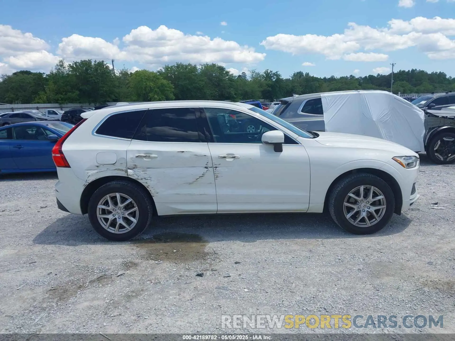 13 Photograph of a damaged car YV4102RK6L1582721 VOLVO XC60 2020