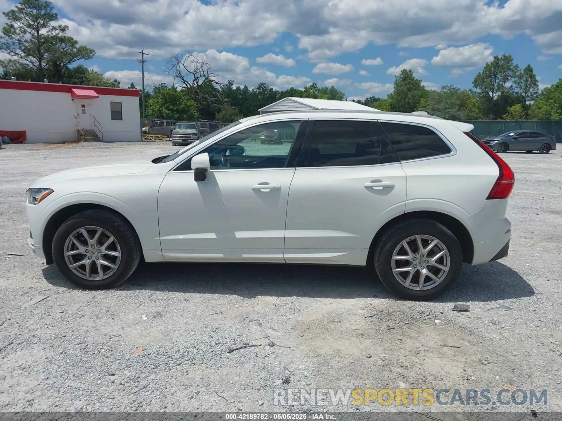 14 Photograph of a damaged car YV4102RK6L1582721 VOLVO XC60 2020