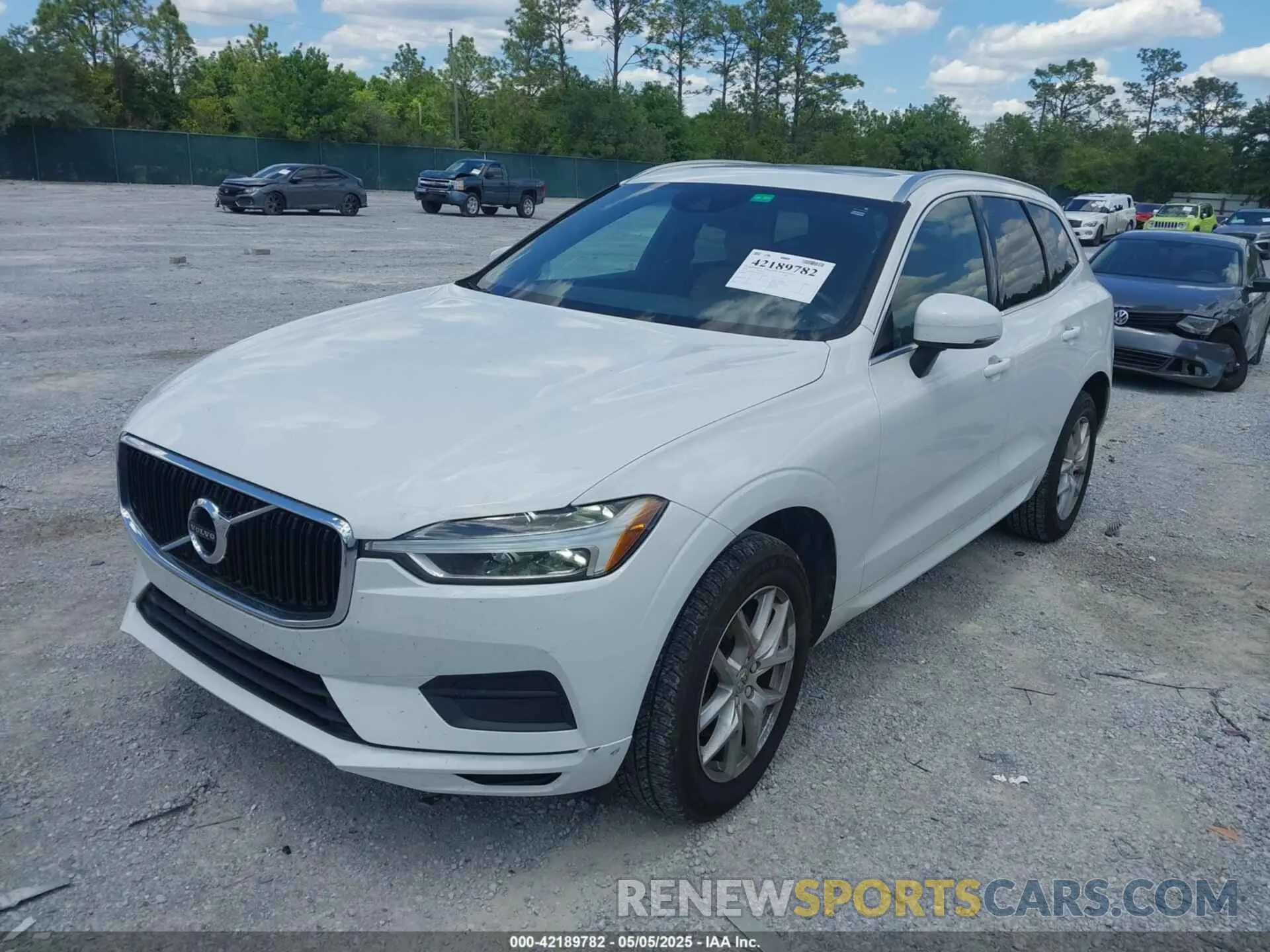 2 Photograph of a damaged car YV4102RK6L1582721 VOLVO XC60 2020