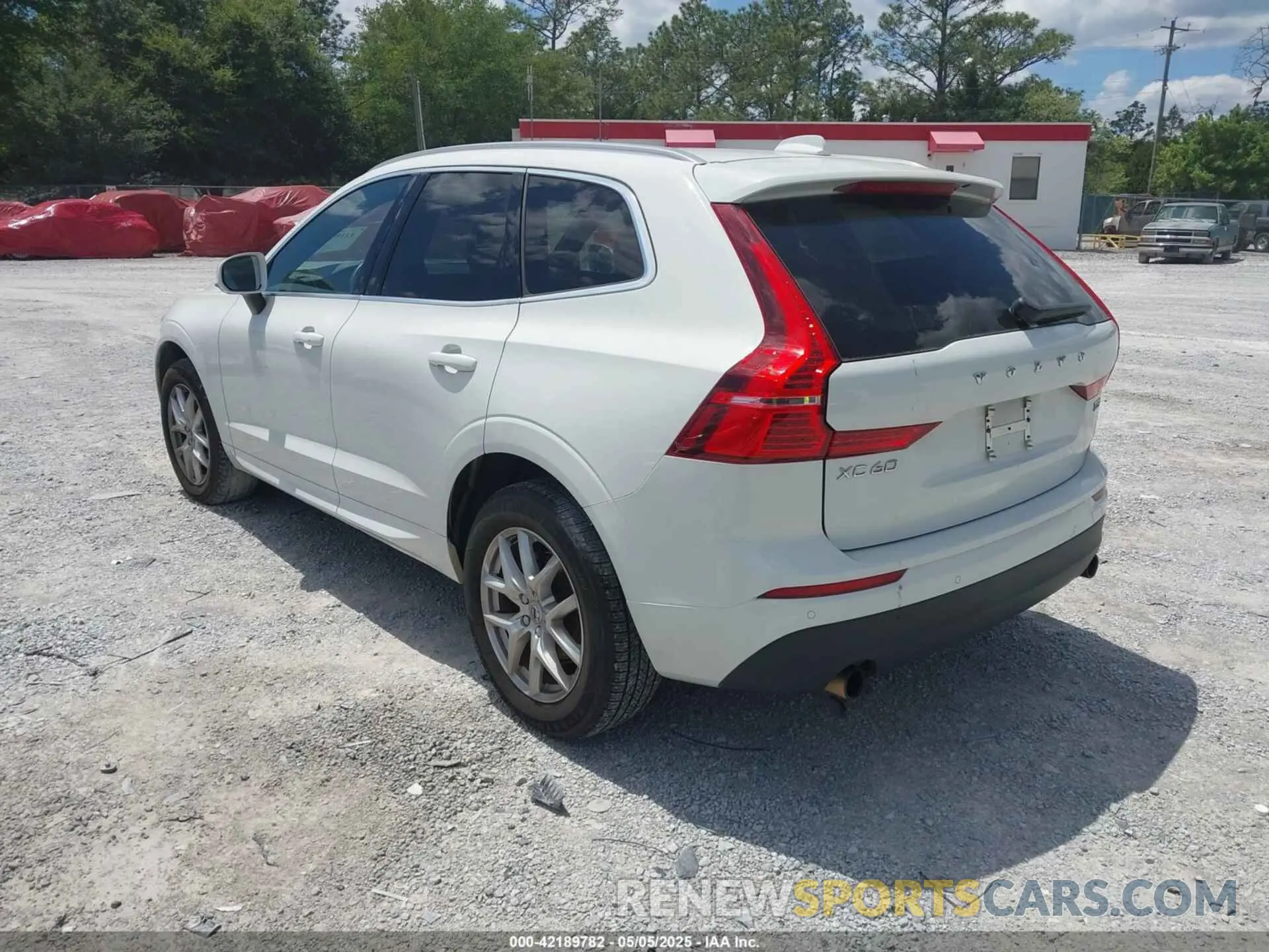 3 Photograph of a damaged car YV4102RK6L1582721 VOLVO XC60 2020