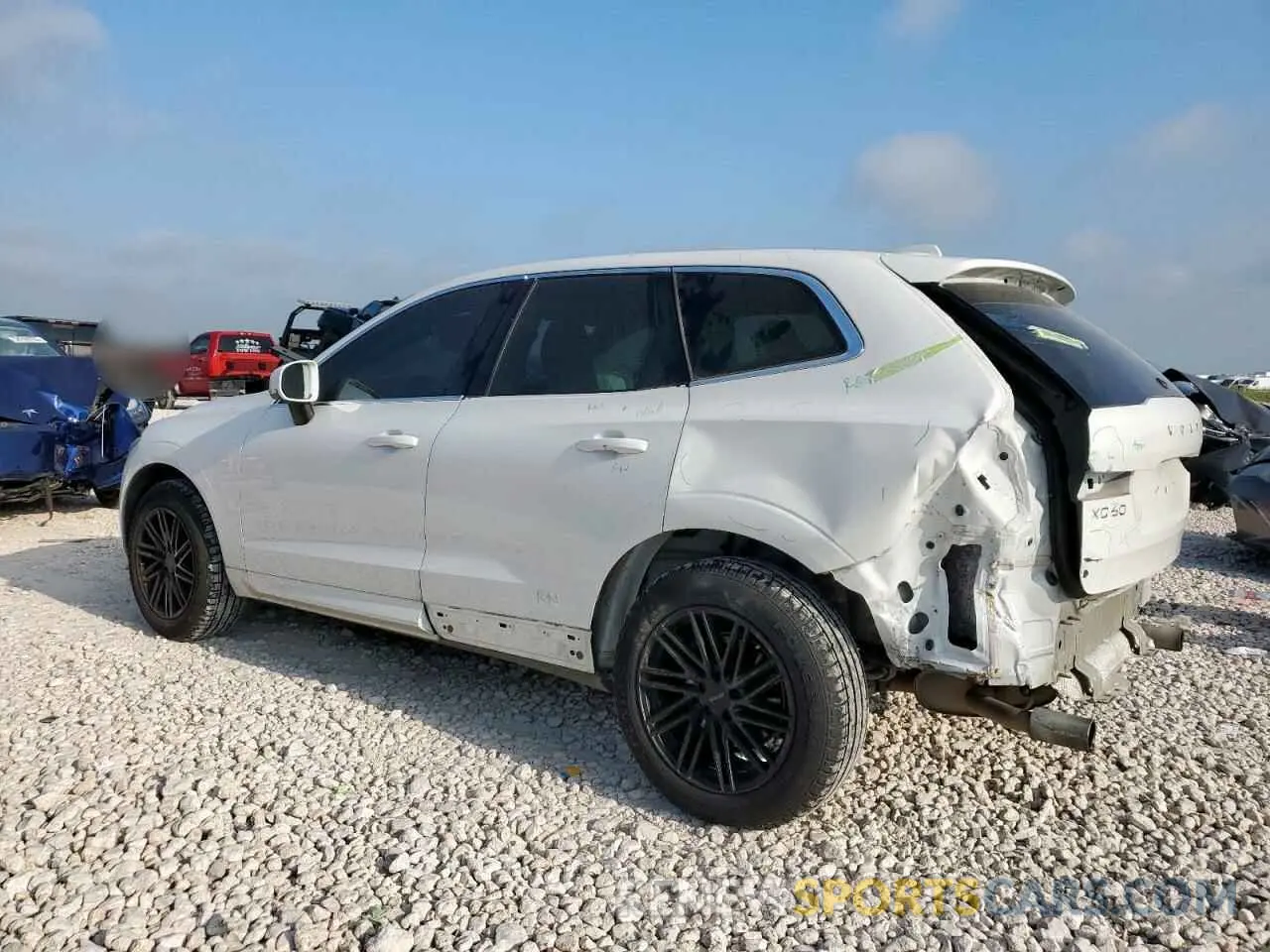 2 Photograph of a damaged car YV4102RK7L1582842 VOLVO XC60 2020