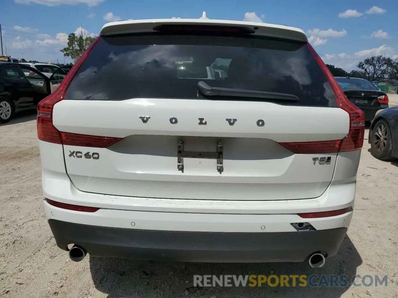 6 Photograph of a damaged car YV4102RK8L1521693 VOLVO XC60 2020
