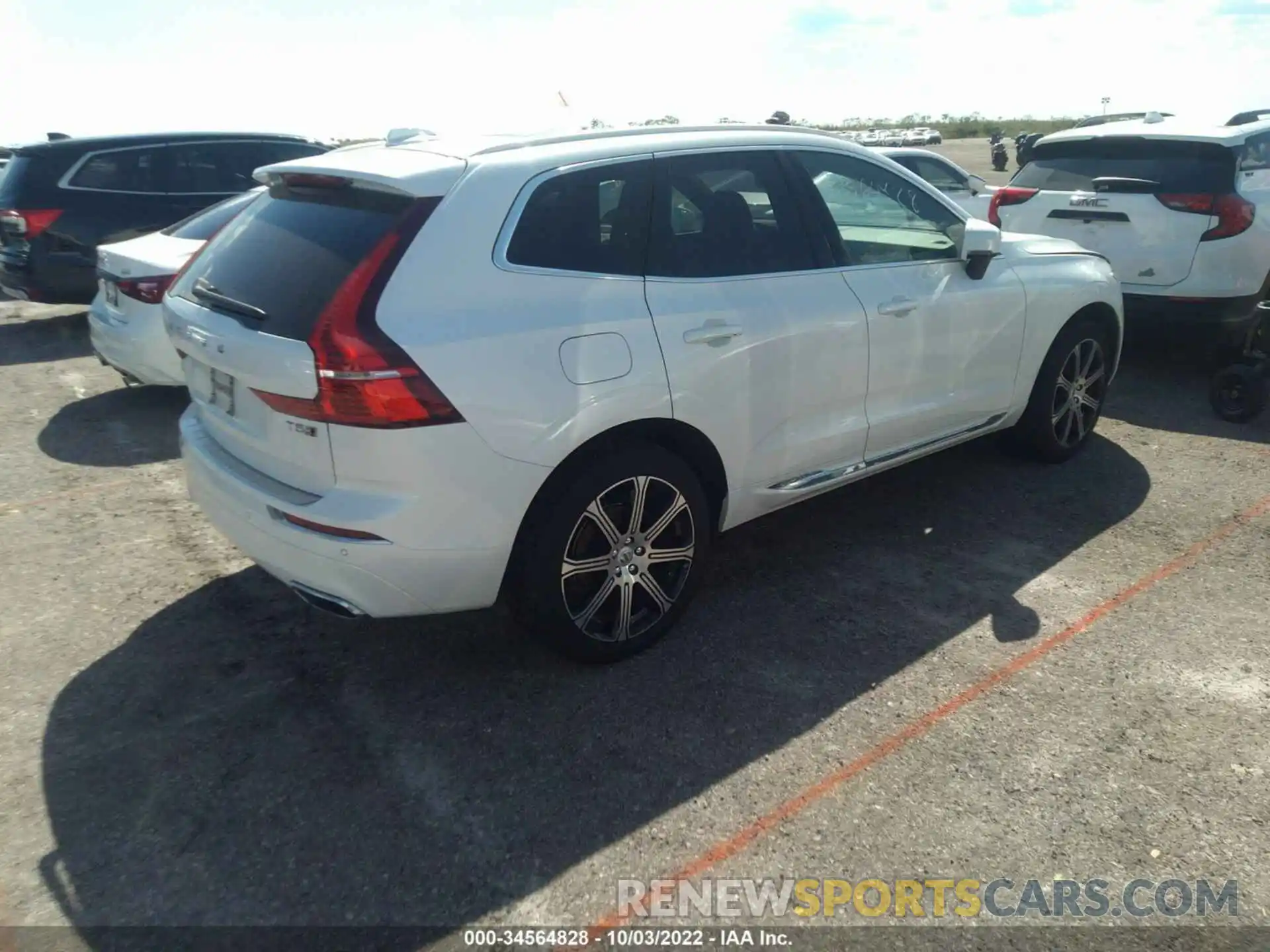 4 Photograph of a damaged car YV4102RL0L1609257 VOLVO XC60 2020