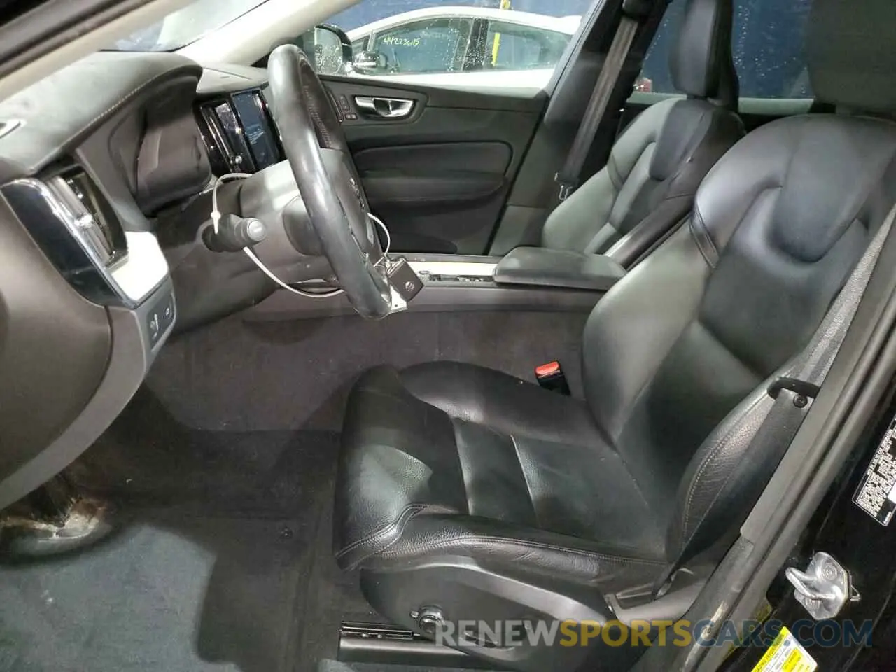 7 Photograph of a damaged car YV4102RL1L1474466 VOLVO XC60 2020