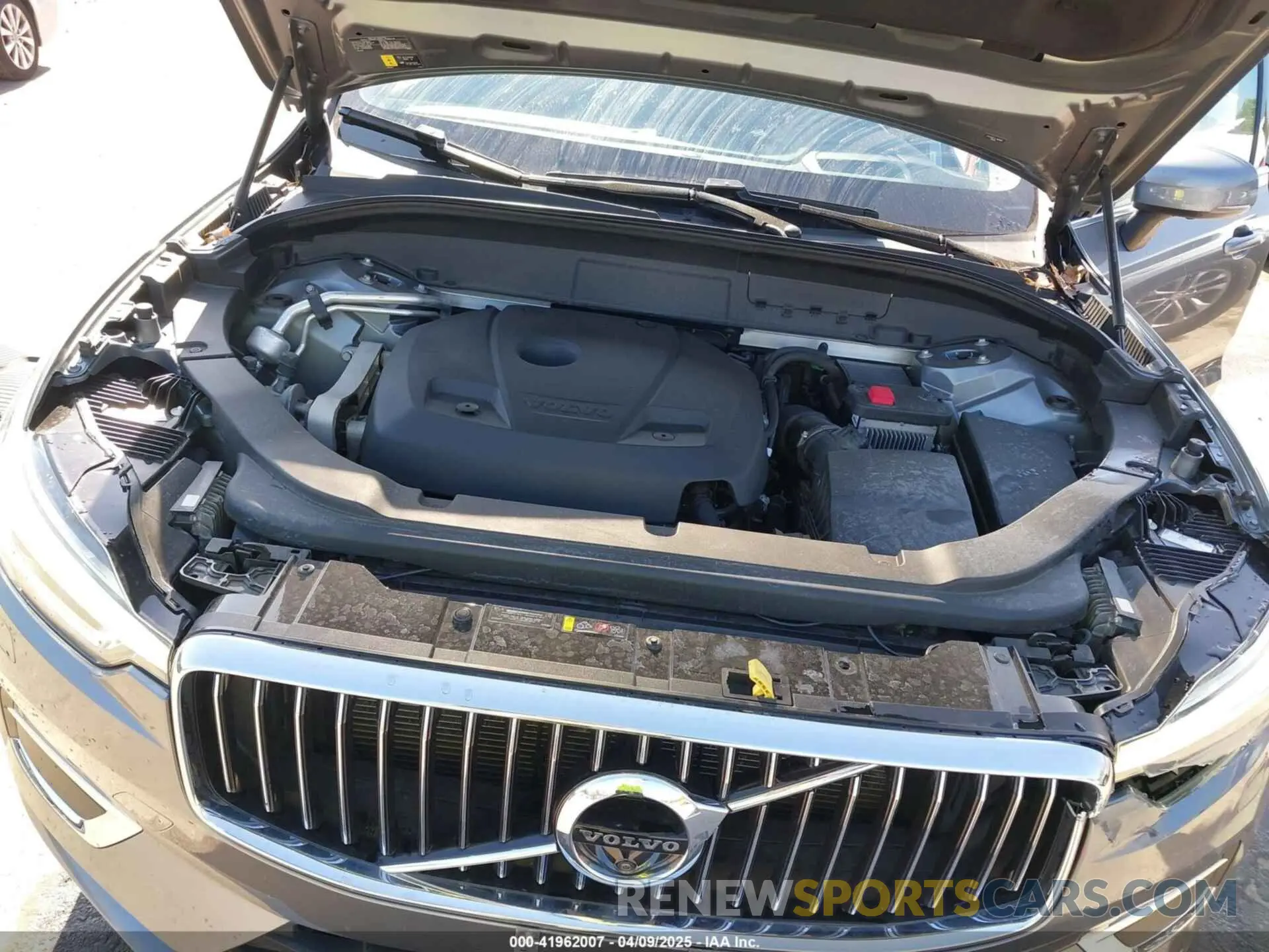 10 Photograph of a damaged car YV4102RL5L1490699 VOLVO XC60 2020