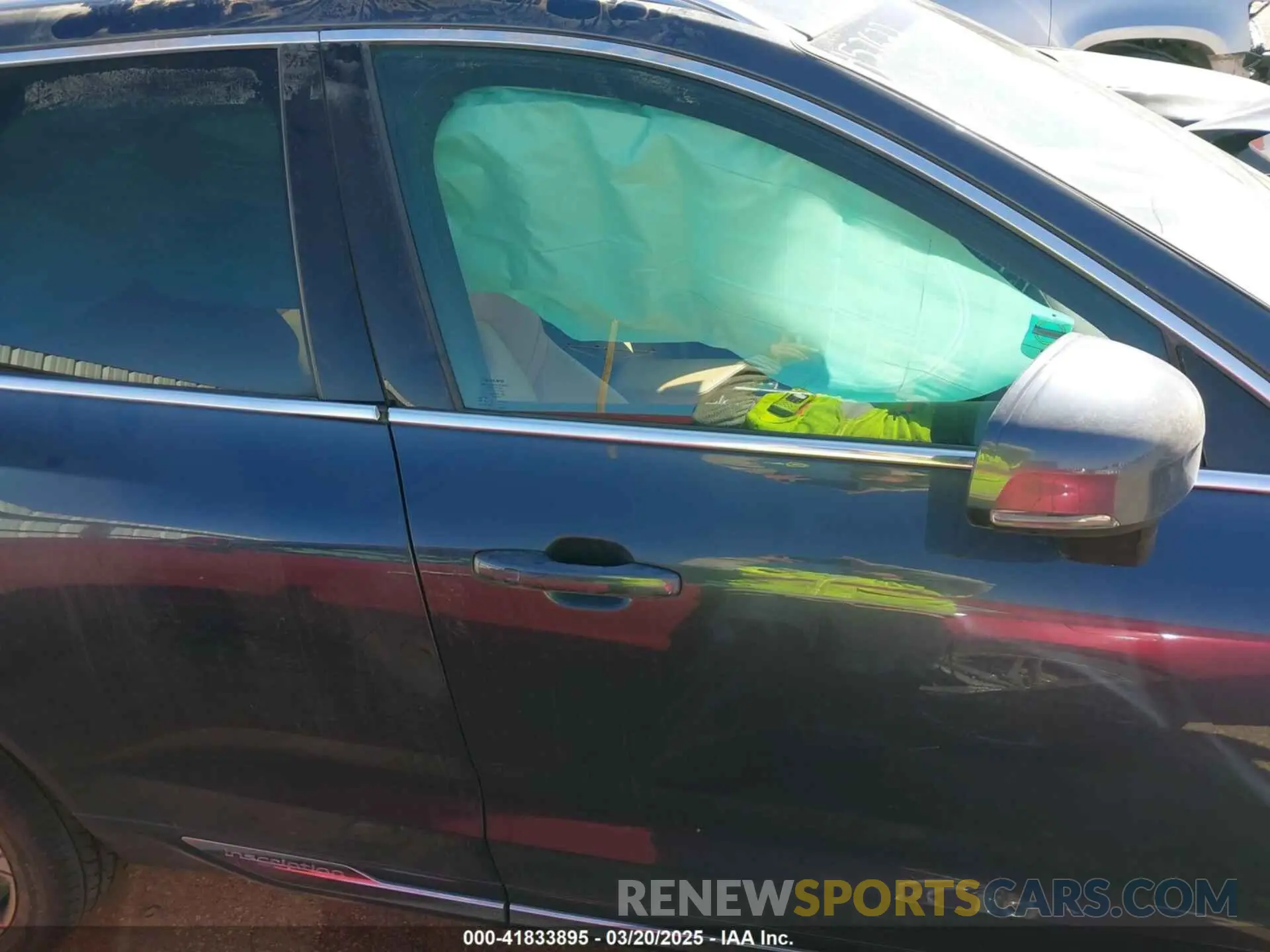 13 Photograph of a damaged car YV4102RL6L1464225 VOLVO XC60 2020