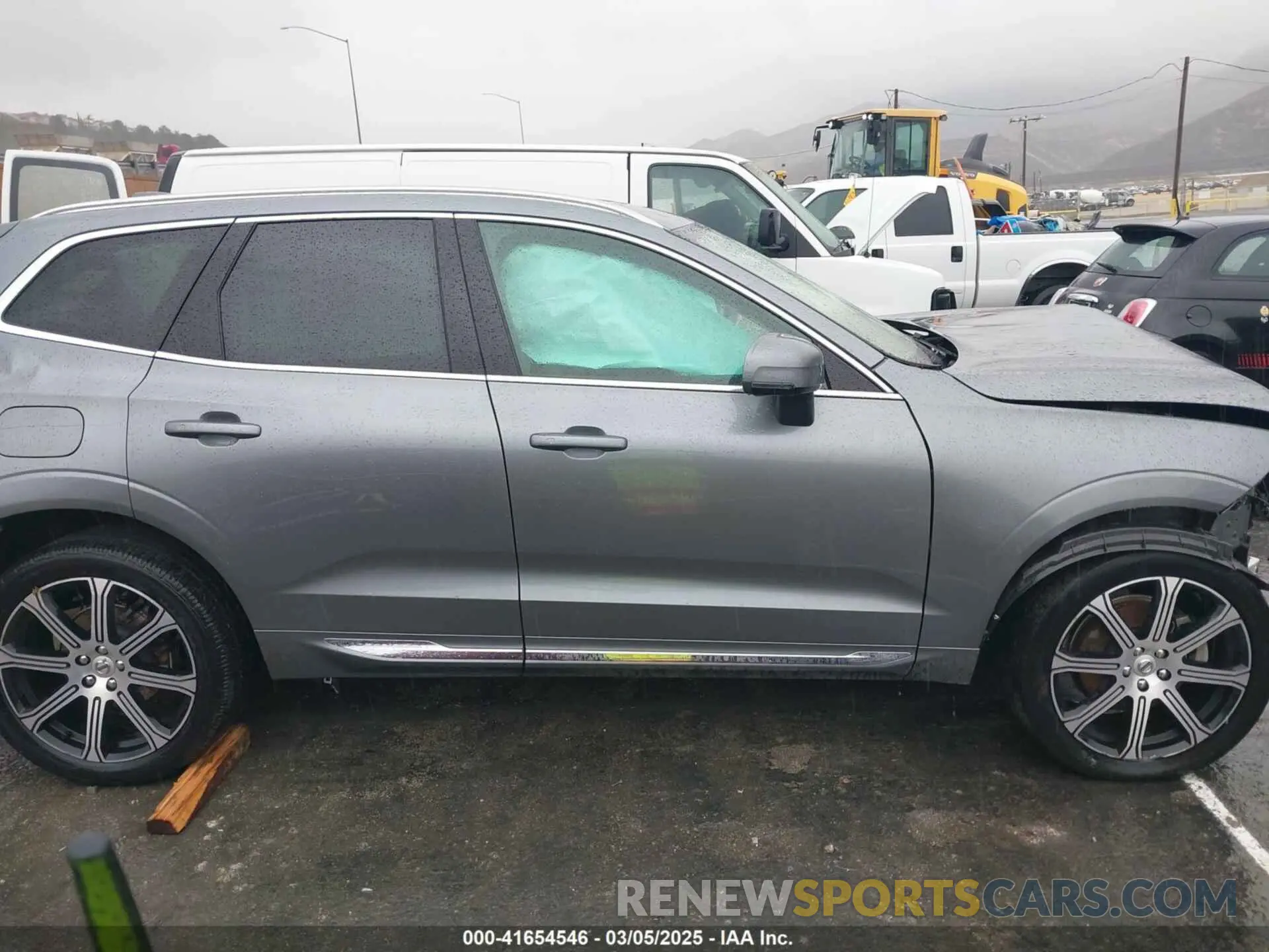 13 Photograph of a damaged car YV4102RL9L1411762 VOLVO XC60 2020