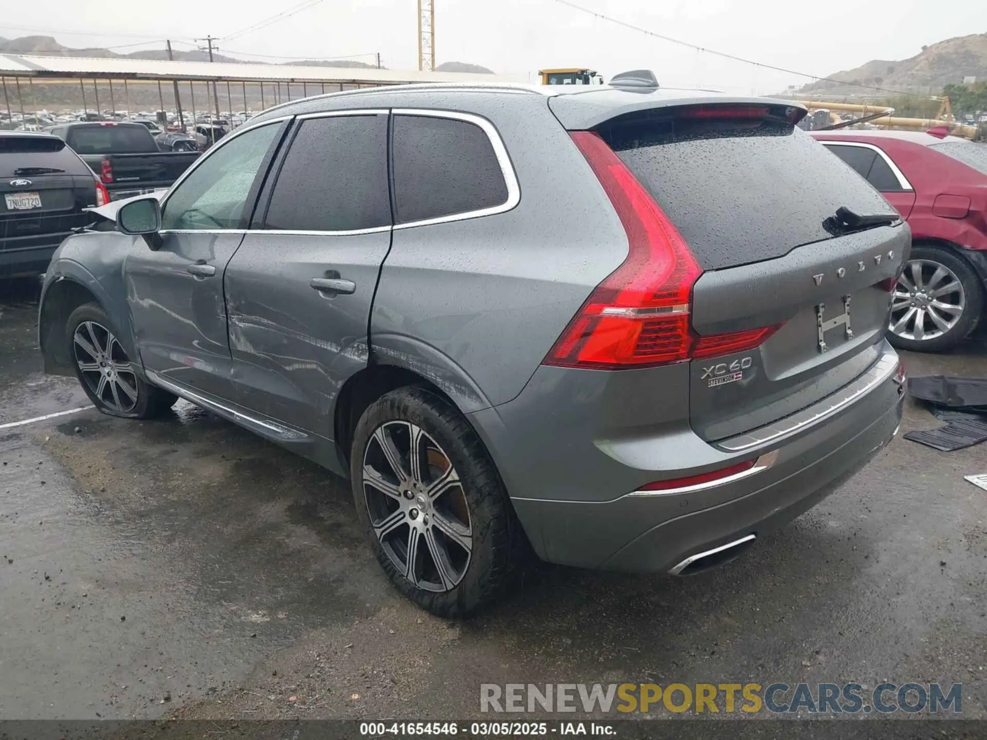 3 Photograph of a damaged car YV4102RL9L1411762 VOLVO XC60 2020