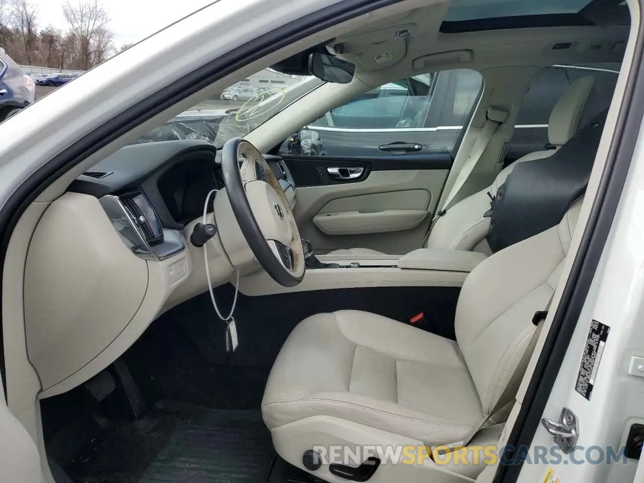 7 Photograph of a damaged car YV4A22RKXL1418320 VOLVO XC60 2020