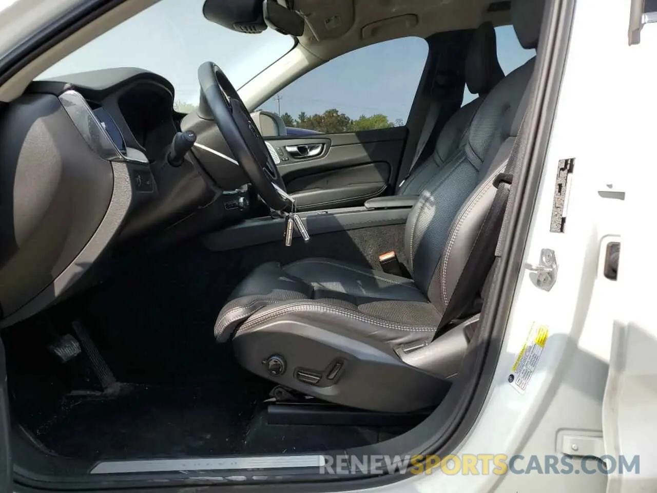 7 Photograph of a damaged car YV4A22RL4L1507499 VOLVO XC60 2020