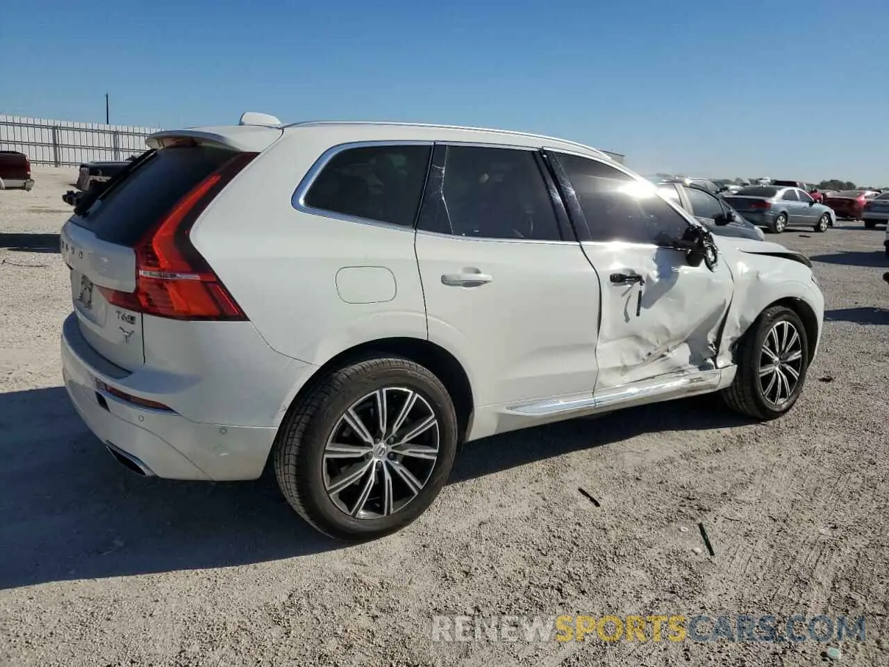 3 Photograph of a damaged car YV4A22RL9L1585311 VOLVO XC60 2020
