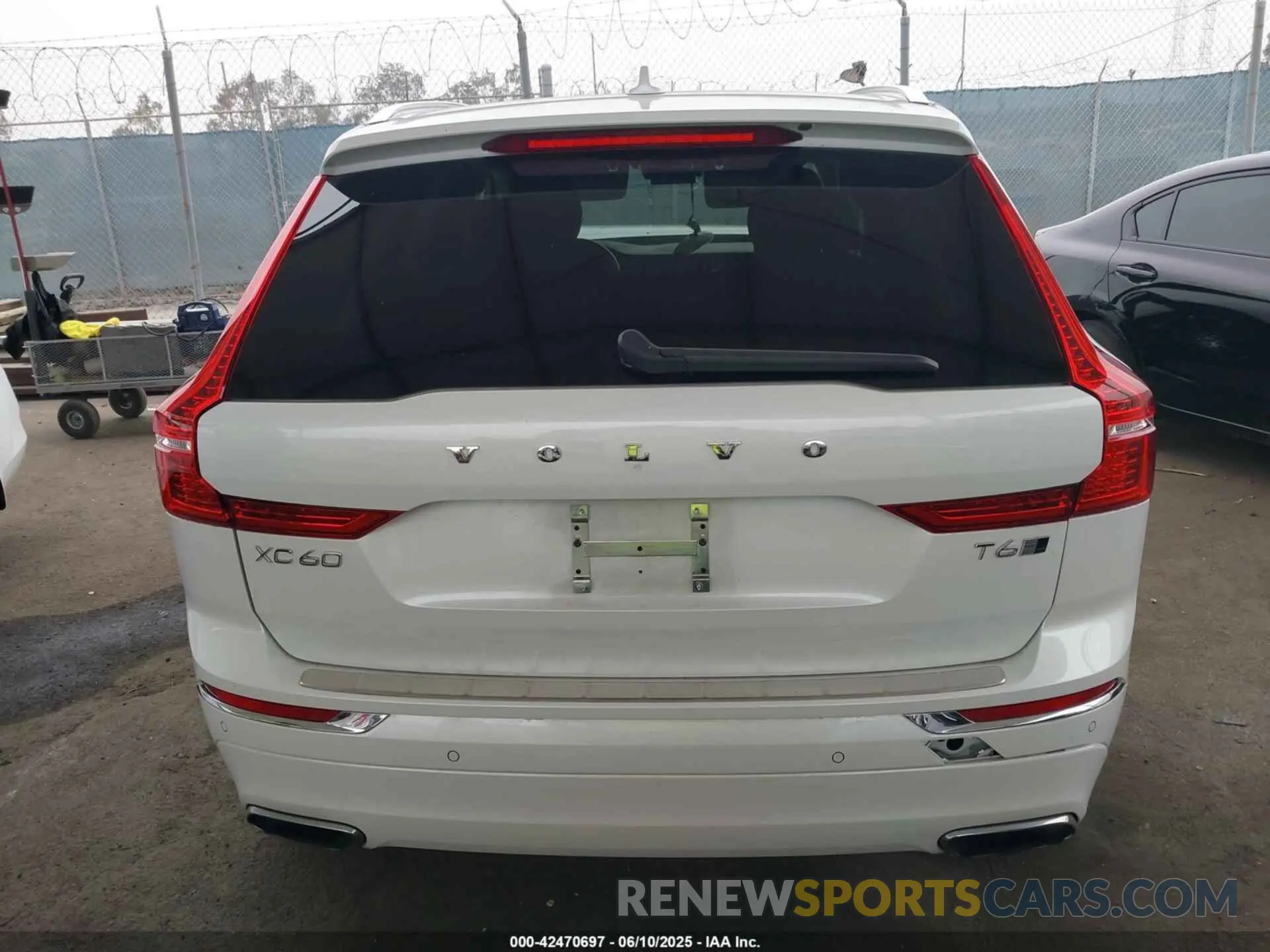 15 Photograph of a damaged car YV4A22RL9L1590718 VOLVO XC60 2020