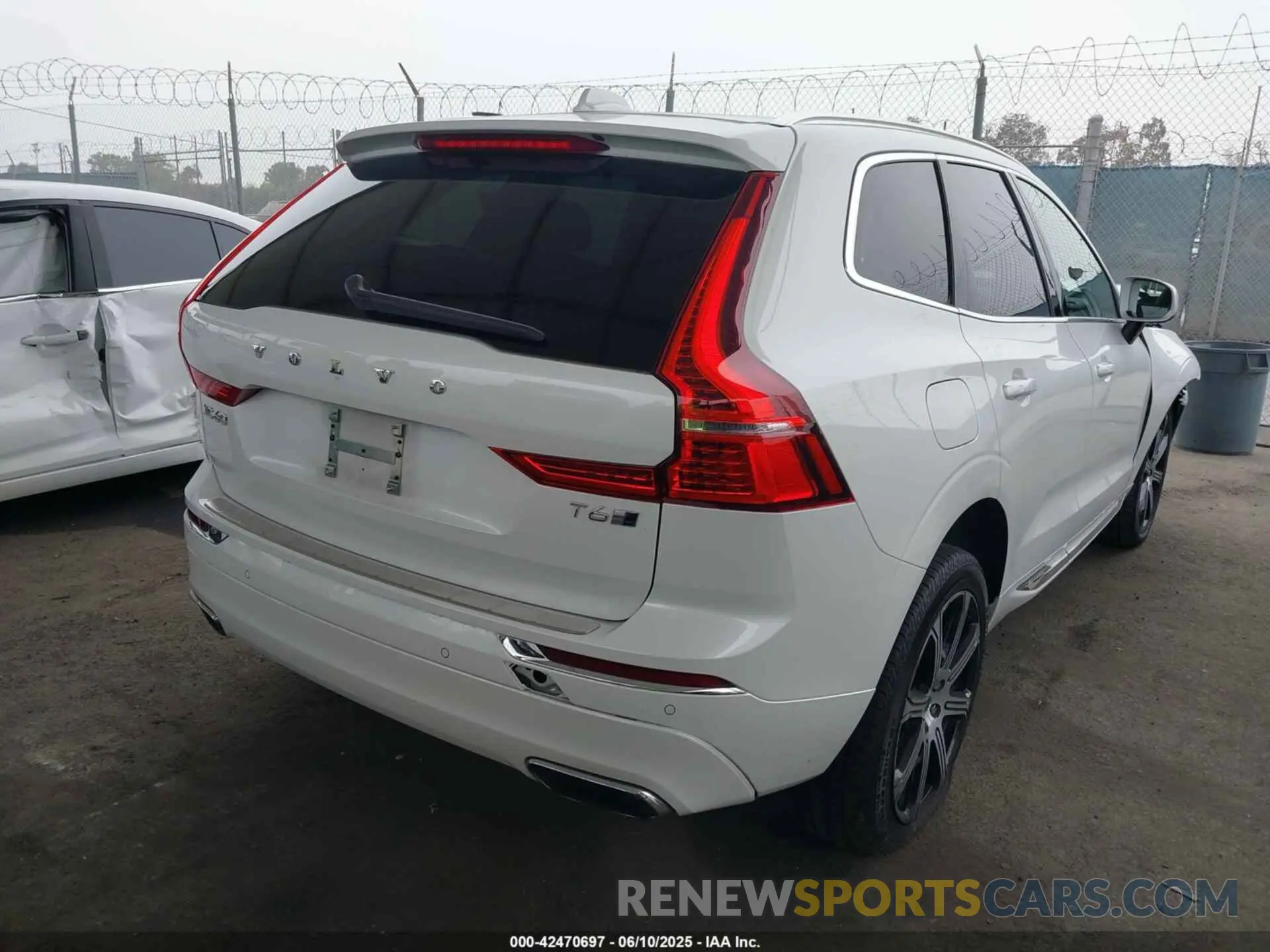 4 Photograph of a damaged car YV4A22RL9L1590718 VOLVO XC60 2020