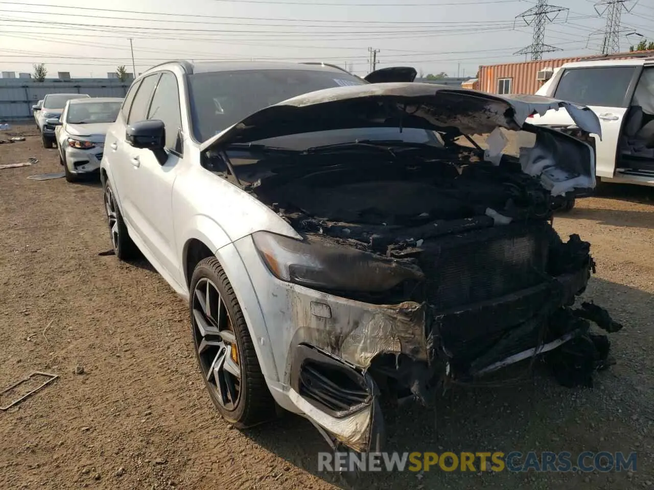 4 Photograph of a damaged car YV4BK0DP3L1550377 VOLVO XC60 2020